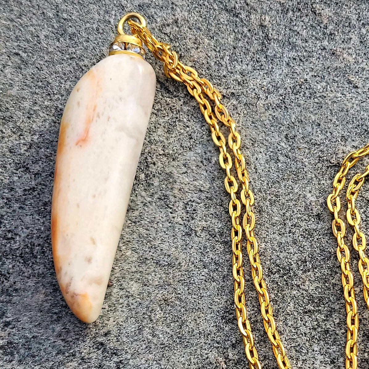 CHECK OUT THIS AMAZING YELLOW-ORANGE QUARTZ PENDANT