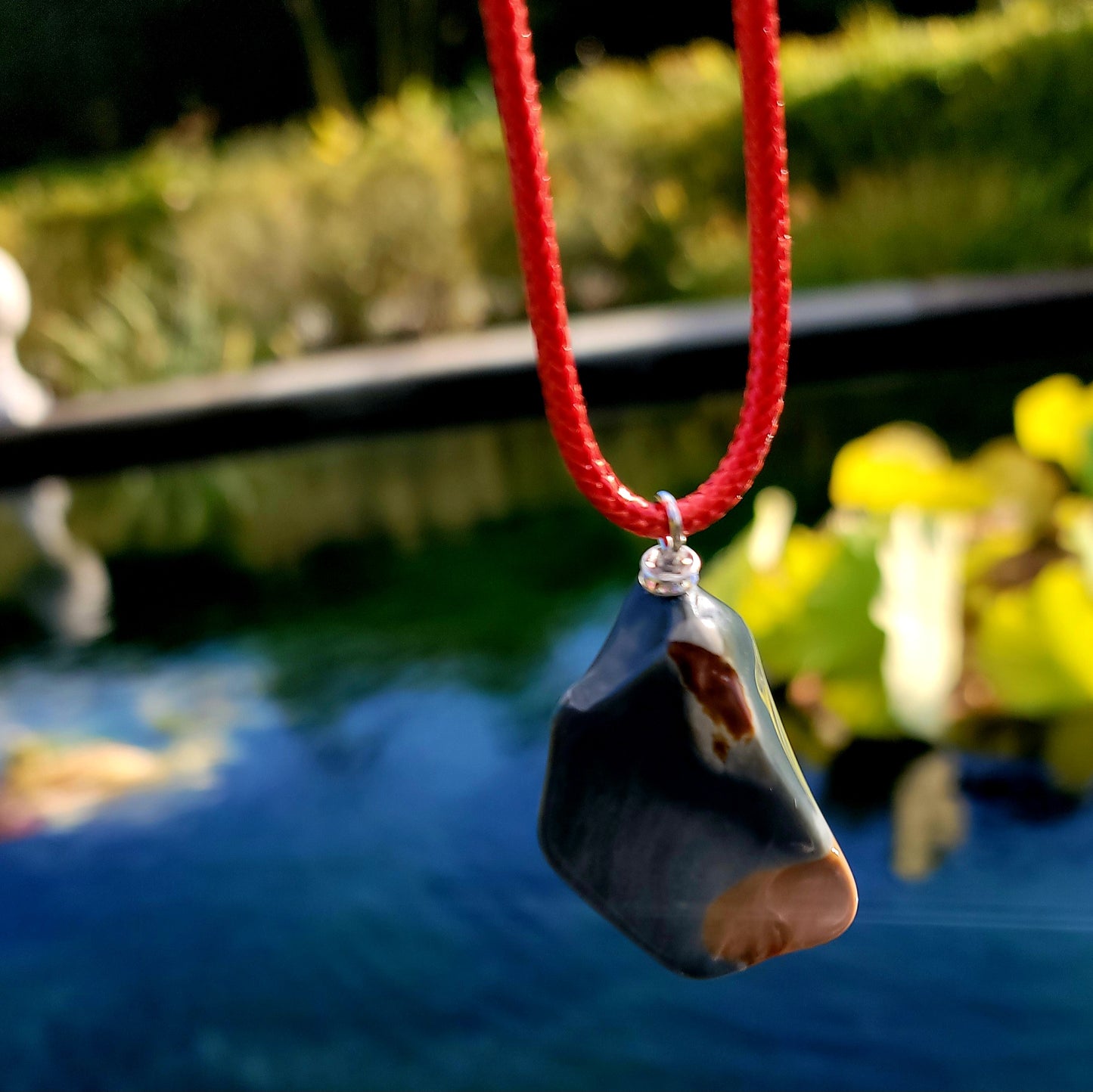 BEAUTIFUL AND BOLD POLYCHROME JASPER PENDANT.