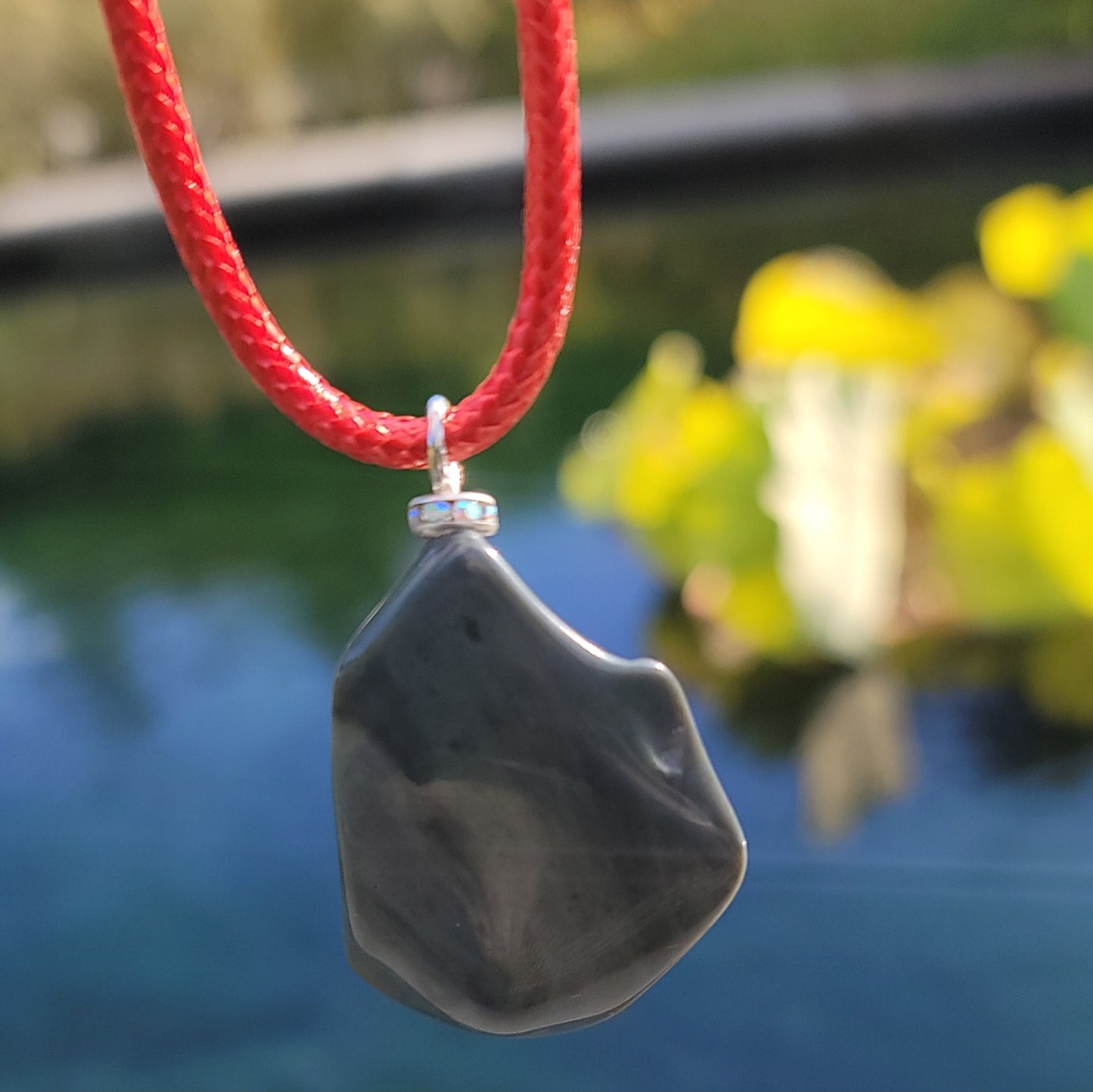 BEAUTIFUL AND BOLD POLYCHROME JASPER PENDANT.