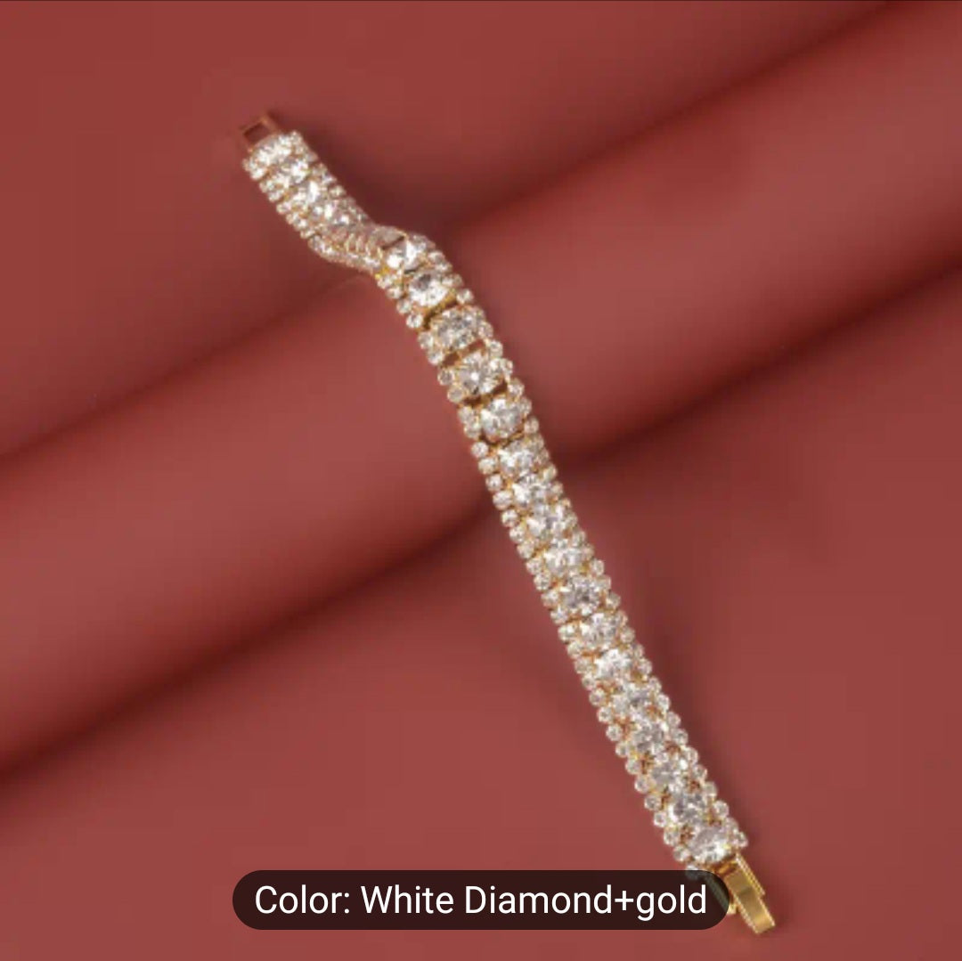 Classic beaded bracelet with a decidedly luxurious feel. It features a unique design that's guaranteed to stand out and get noticed. This comes in a variety of colors.