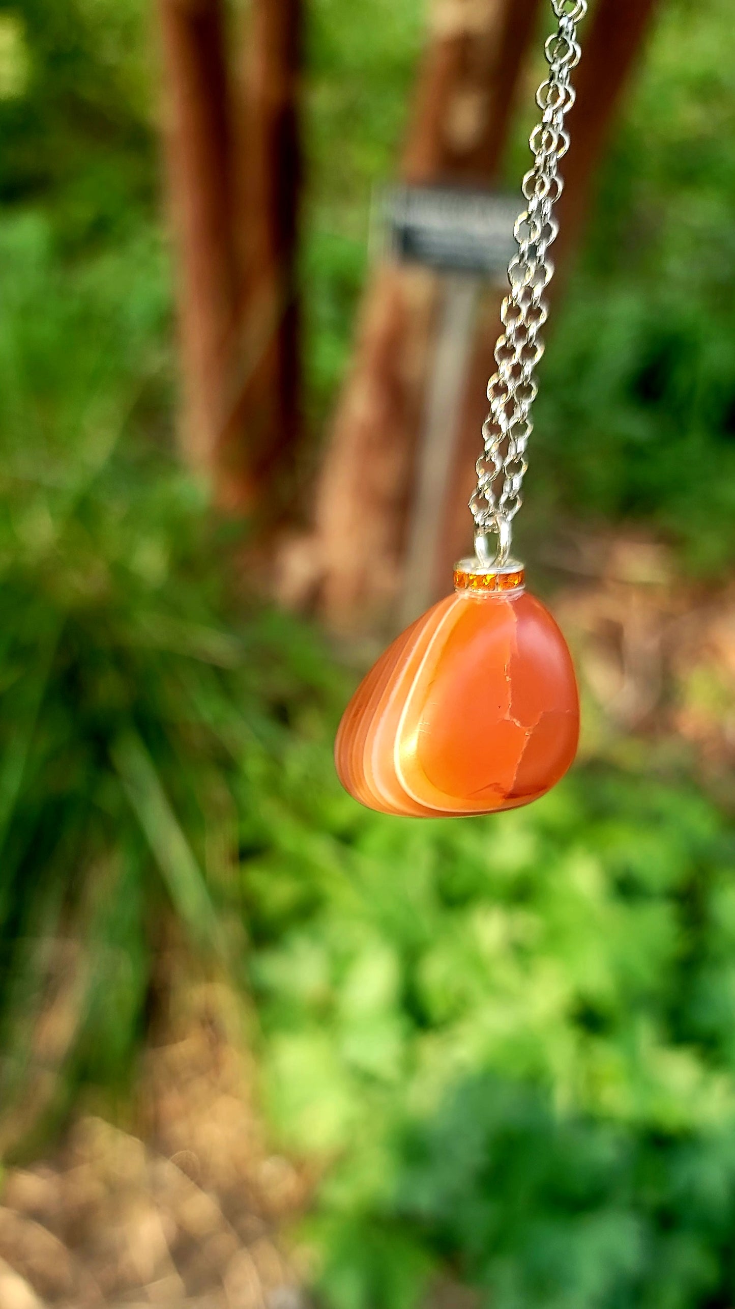 VIBRANT CARNELIAN AGATE PENDANT