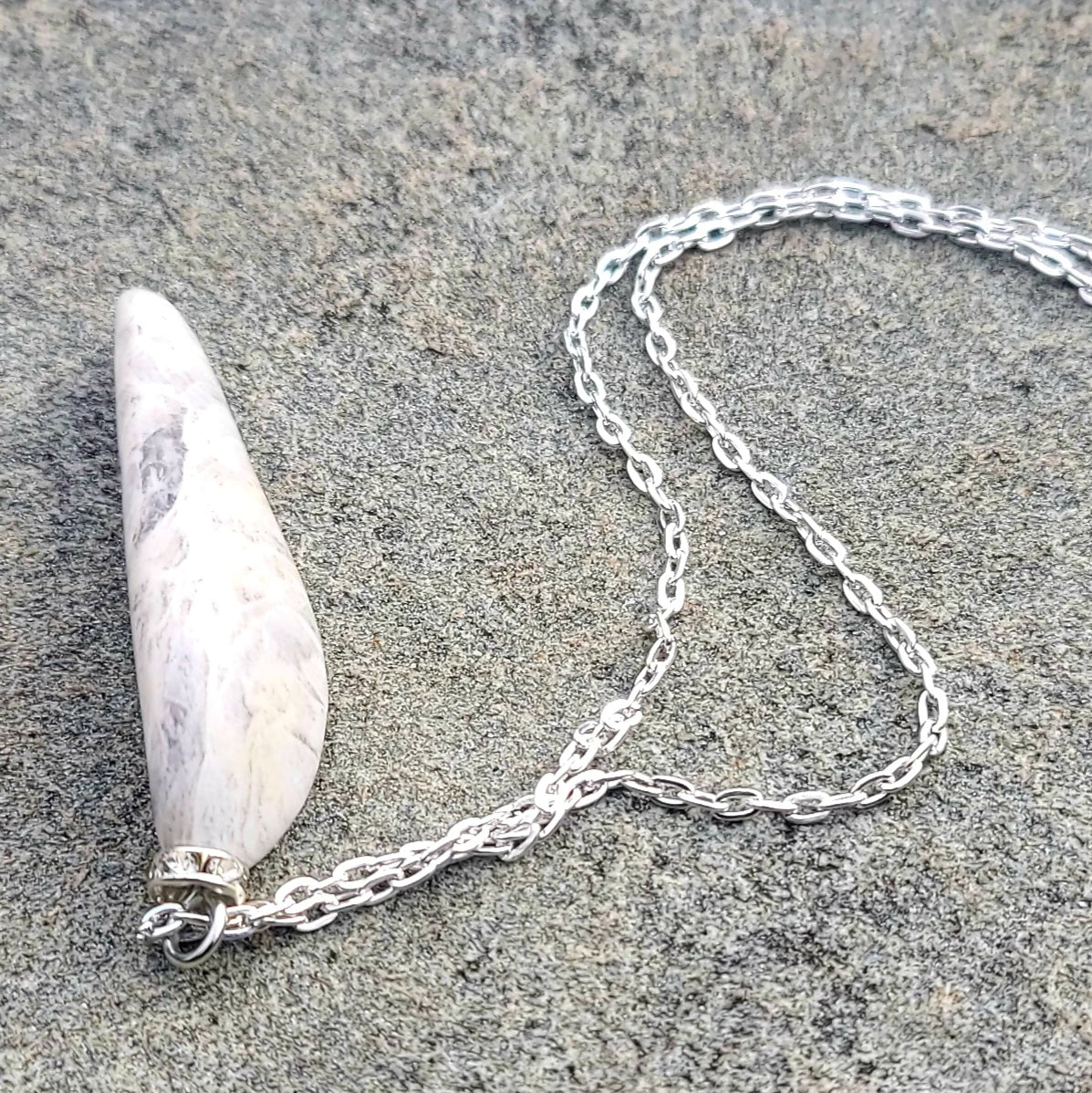 BOLD & BEAUTIFUL WHITE & CLEAR QUARTZ PENDANT.