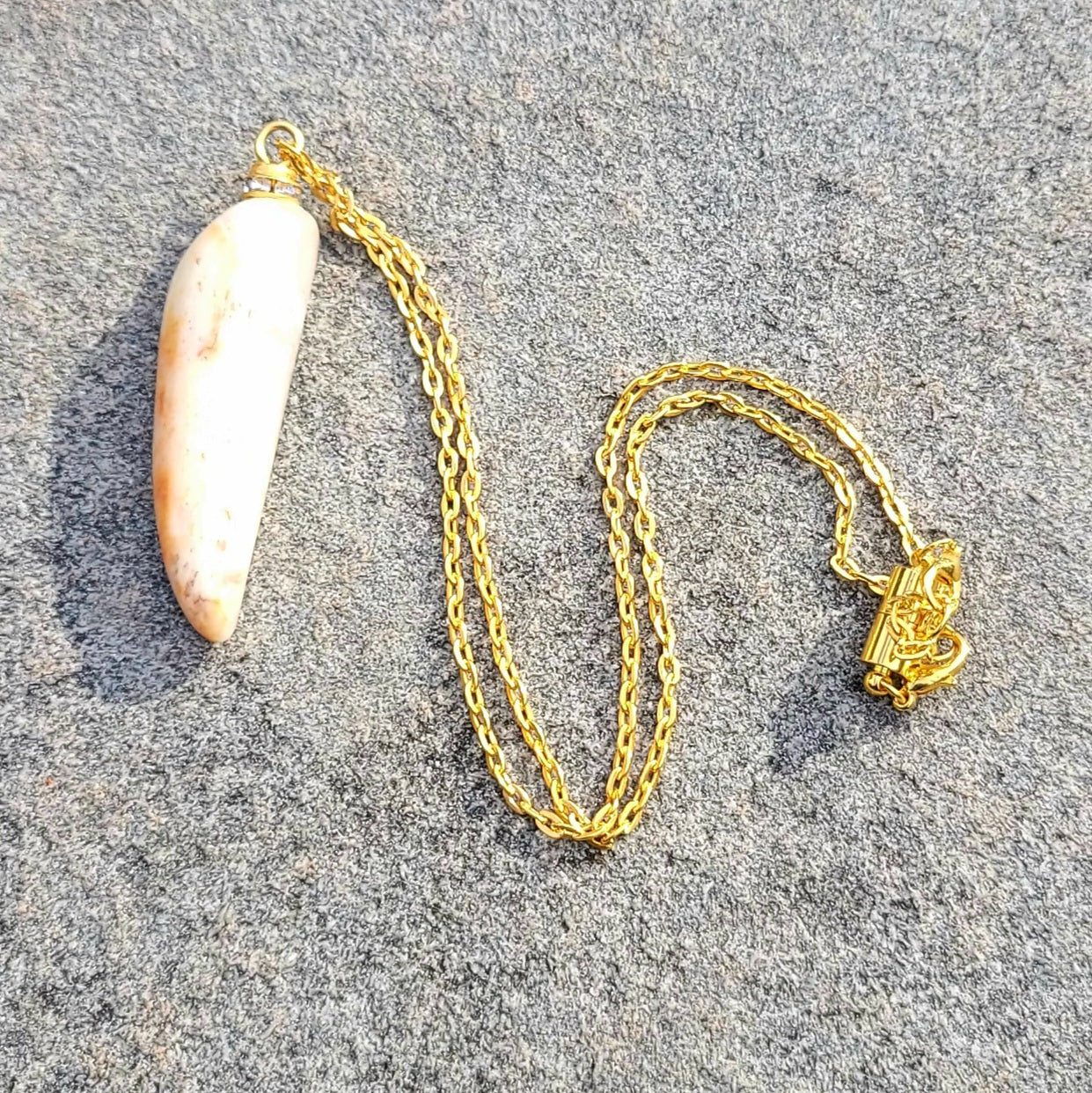 CHECK OUT THIS AMAZING YELLOW-ORANGE QUARTZ PENDANT