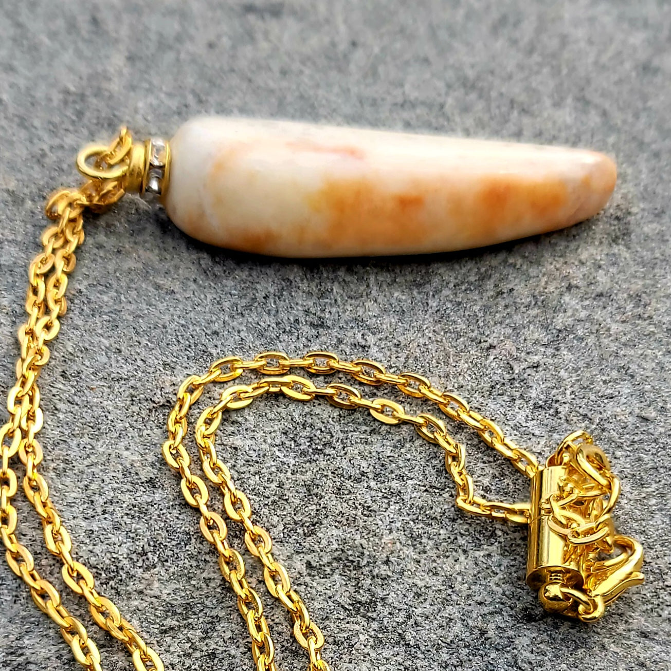 CHECK OUT THIS AMAZING YELLOW-ORANGE QUARTZ PENDANT