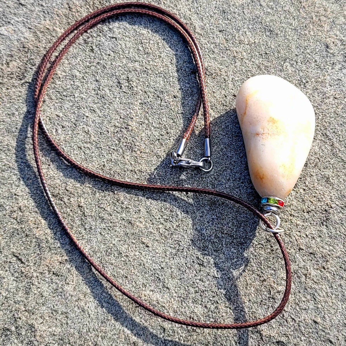 SIMPLE AND ELEGANT YELLOW-WHITE QUARTZ PENDANT