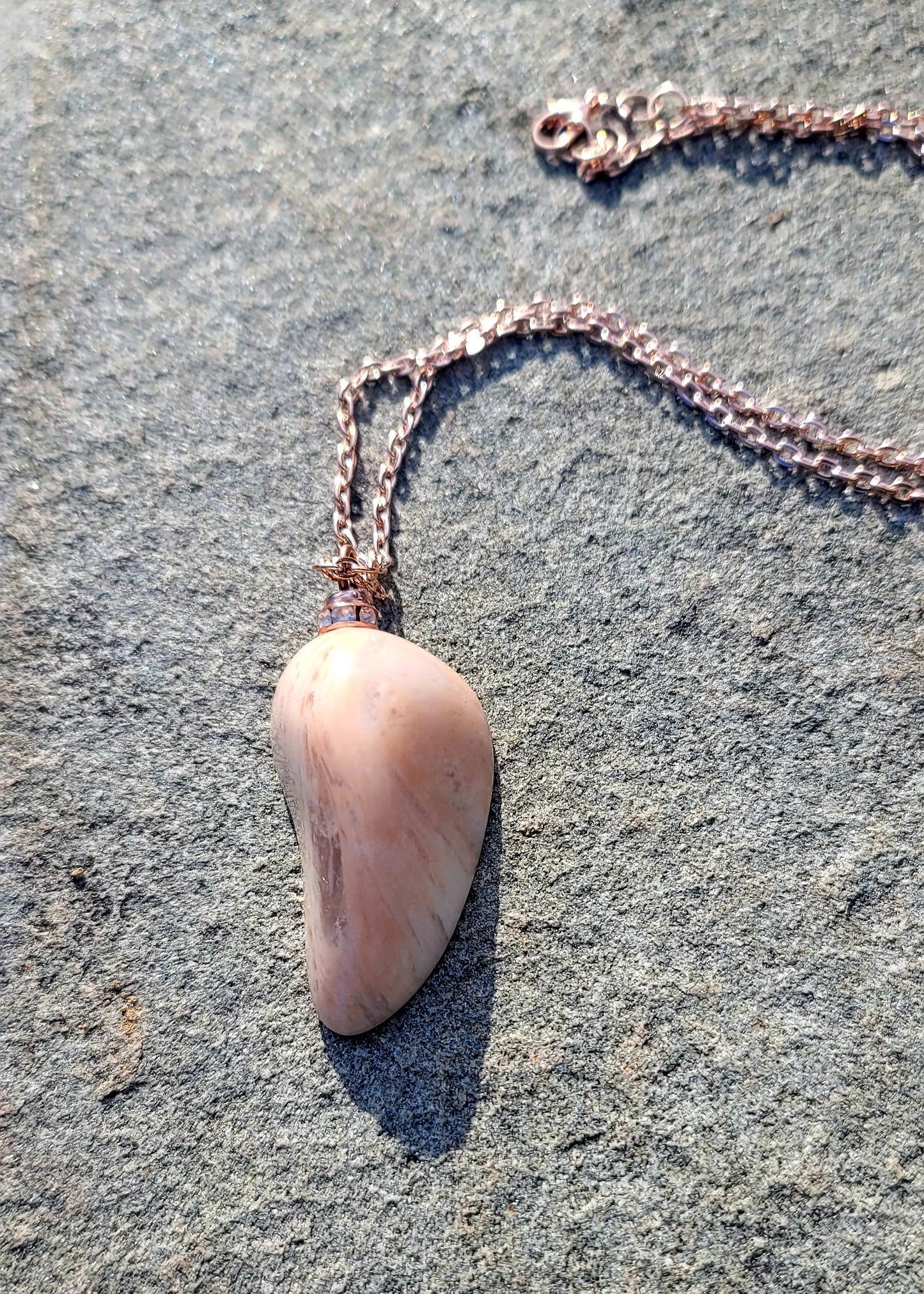 STUNNING ROSE QUARTZ PENDANT