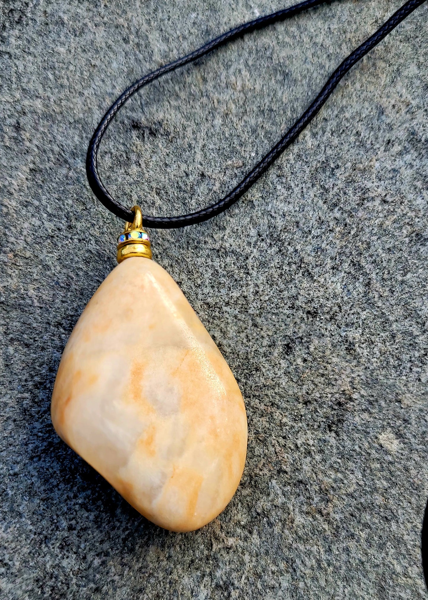 YELLOW AND CLEAR QUARTZ PENDANT