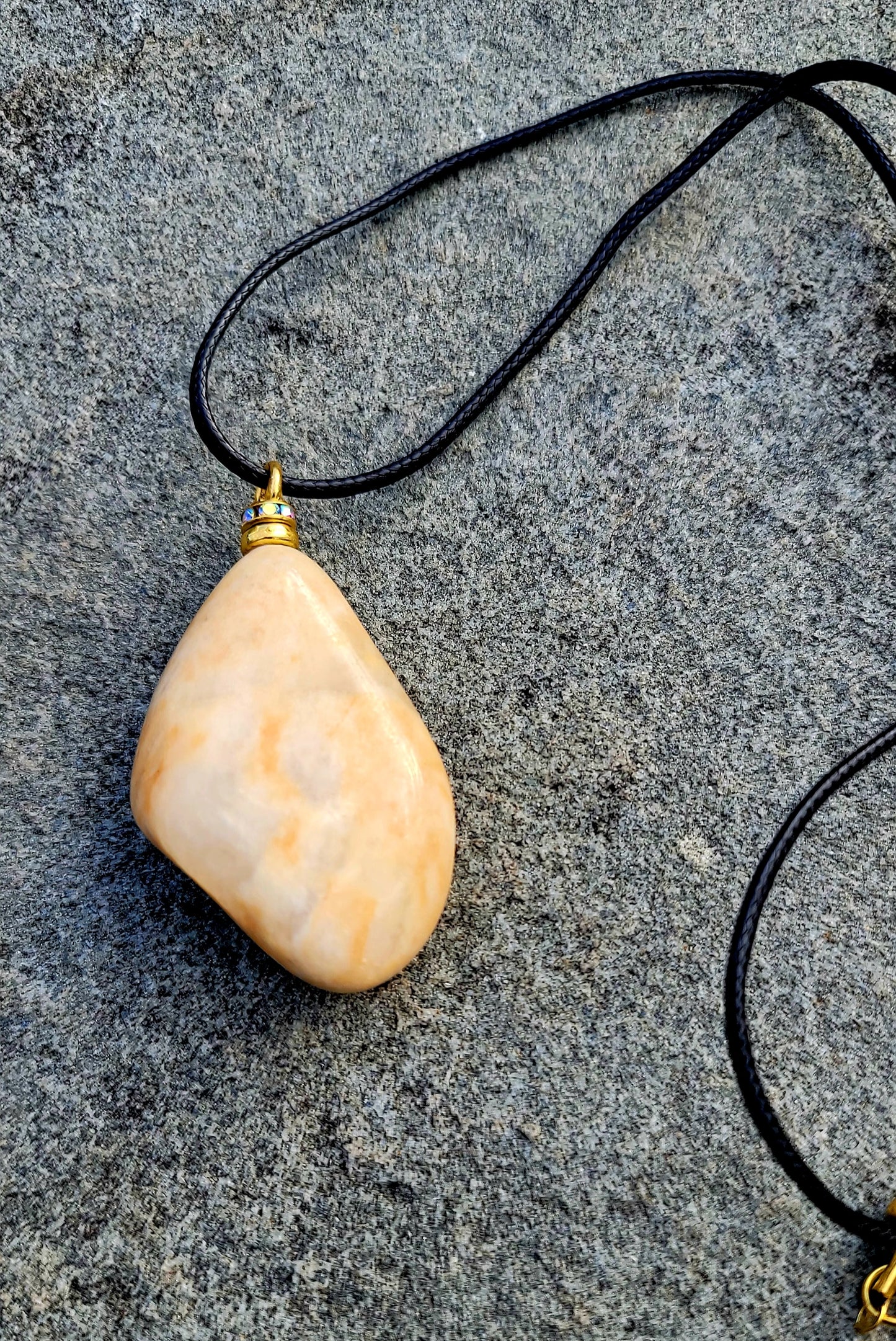 YELLOW AND CLEAR QUARTZ PENDANT