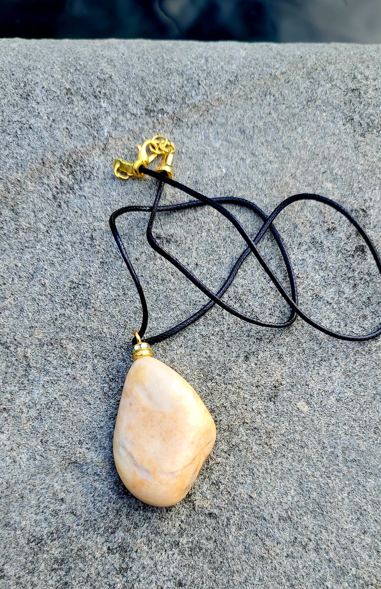 YELLOW AND CLEAR QUARTZ PENDANT