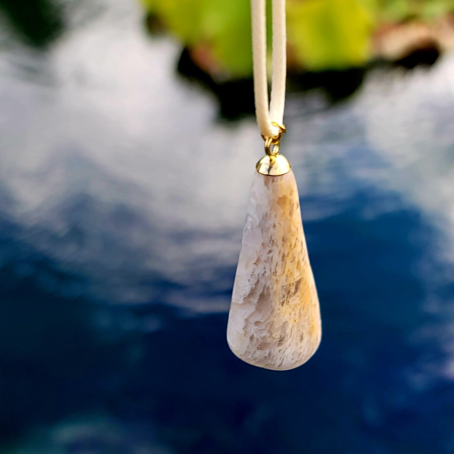 This elongated teardrop shaped yellow quartz has an amazing simplistic beauty to it. Beautiful gift for any occasion or personality. This gift will last and last.