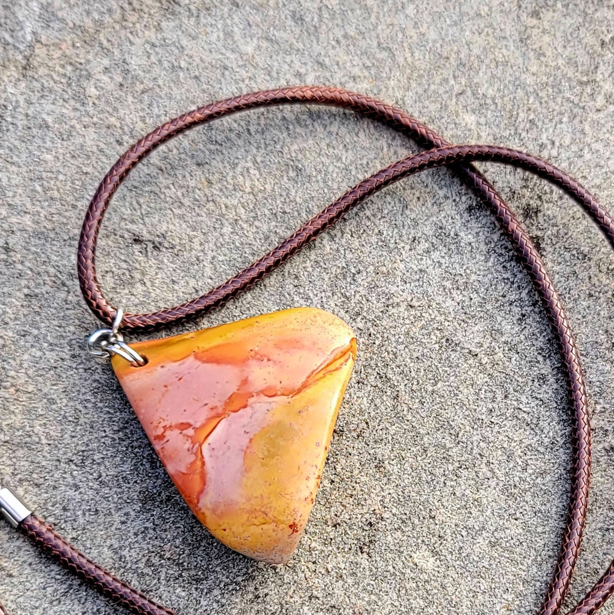 BEAUTIFUL DESERT JASPER PENDANT NECKLACE.