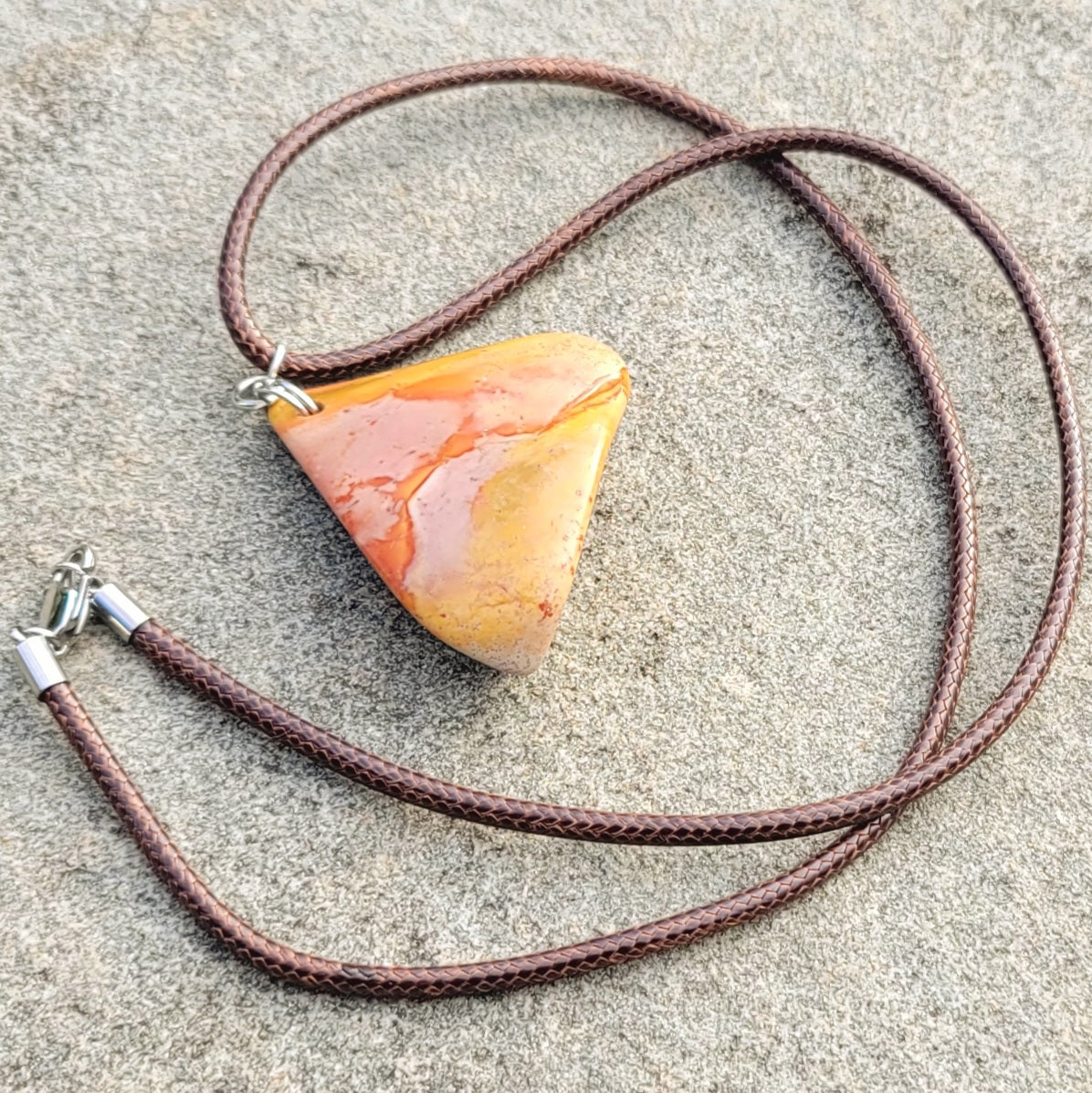 BEAUTIFUL DESERT JASPER PENDANT NECKLACE.