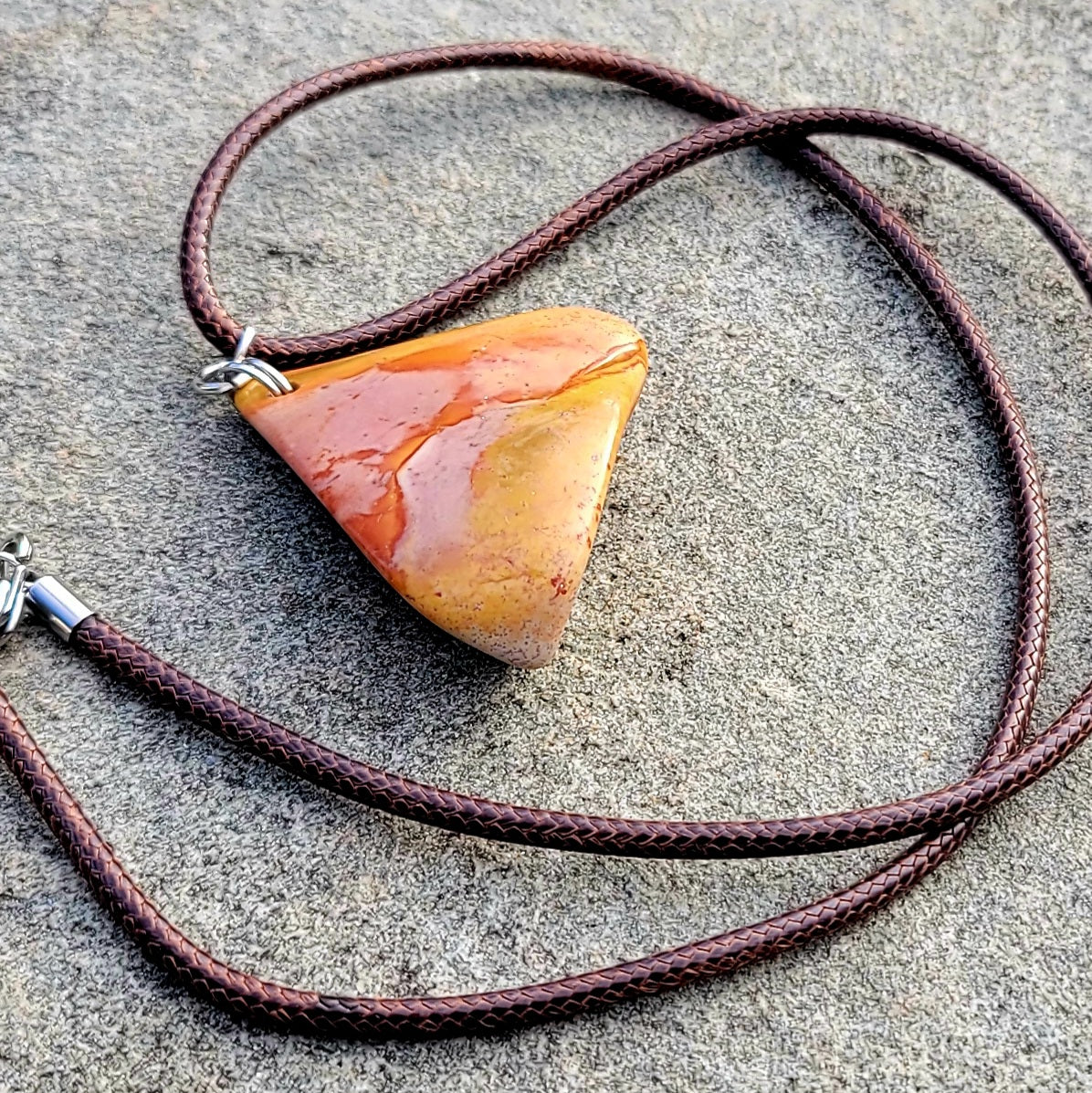 BEAUTIFUL DESERT JASPER PENDANT NECKLACE.