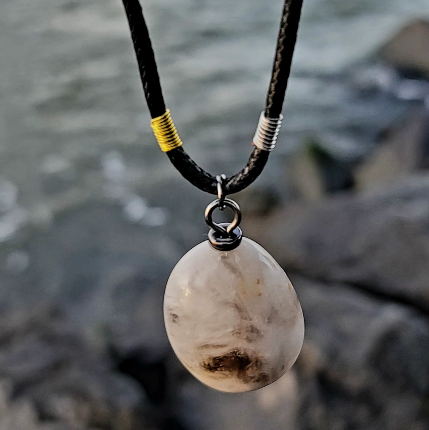 SIMPLY ELEGANT BLACK, WHITE AND CLEAR QUARTZ PENDANT