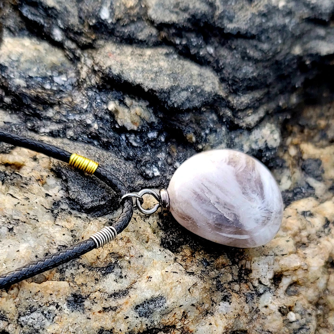 SIMPLY ELEGANT BLACK, WHITE AND CLEAR QUARTZ PENDANT