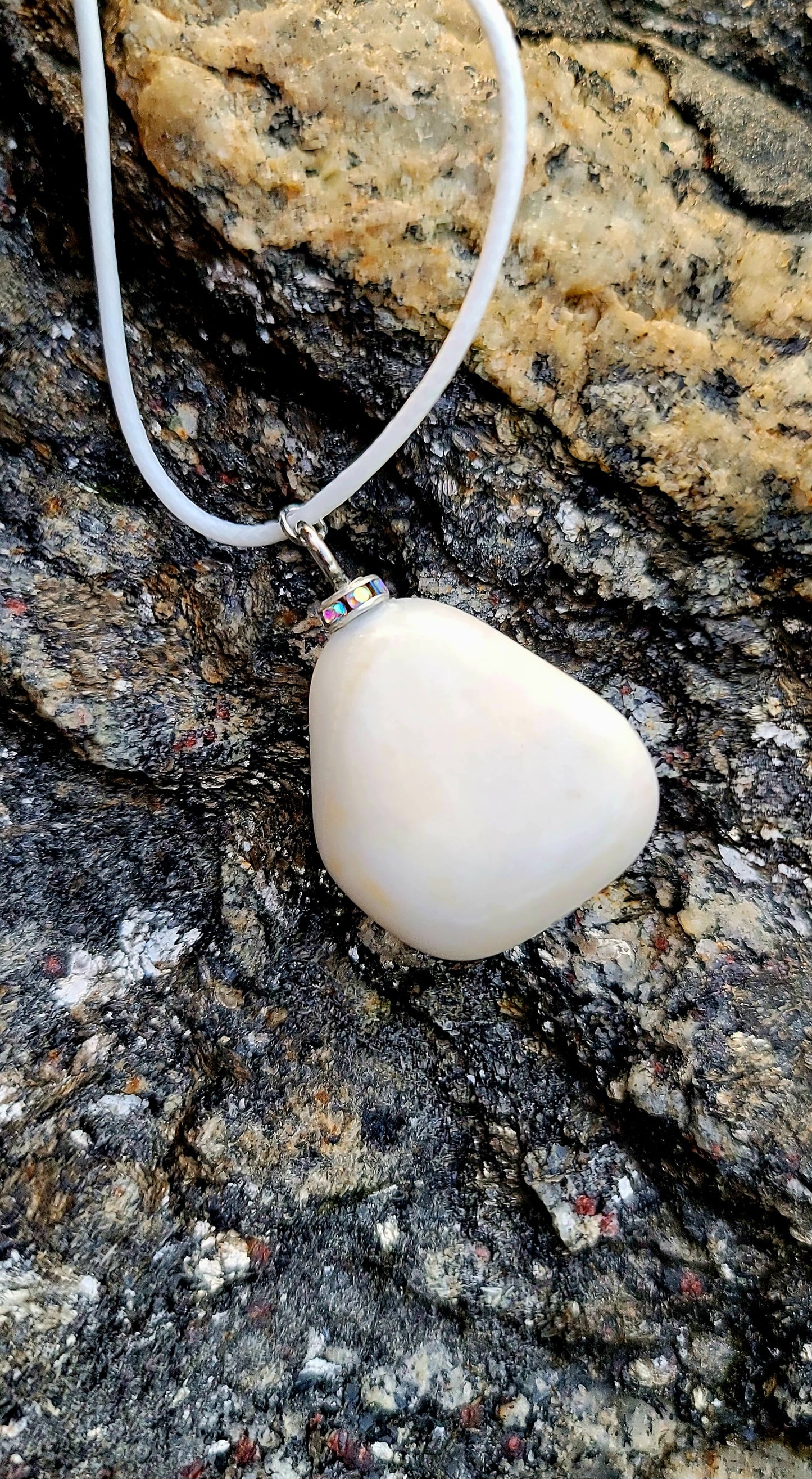 UNIQUELY SHAPE WHITE OPAL PENDANT