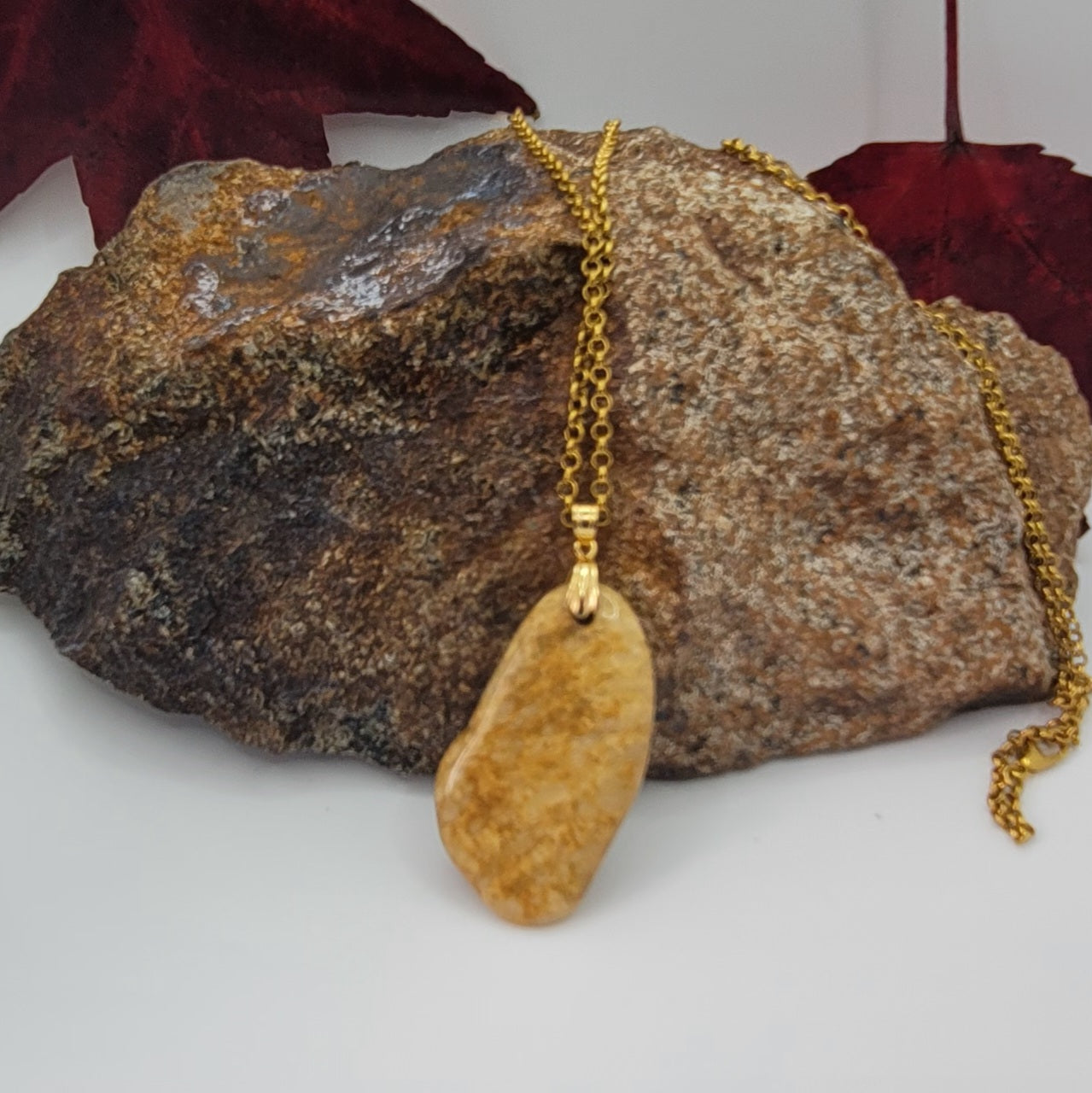 This Golden healer quartz pendant is the perfect piece to bring warmth and sunlight to you. Experience its power today.