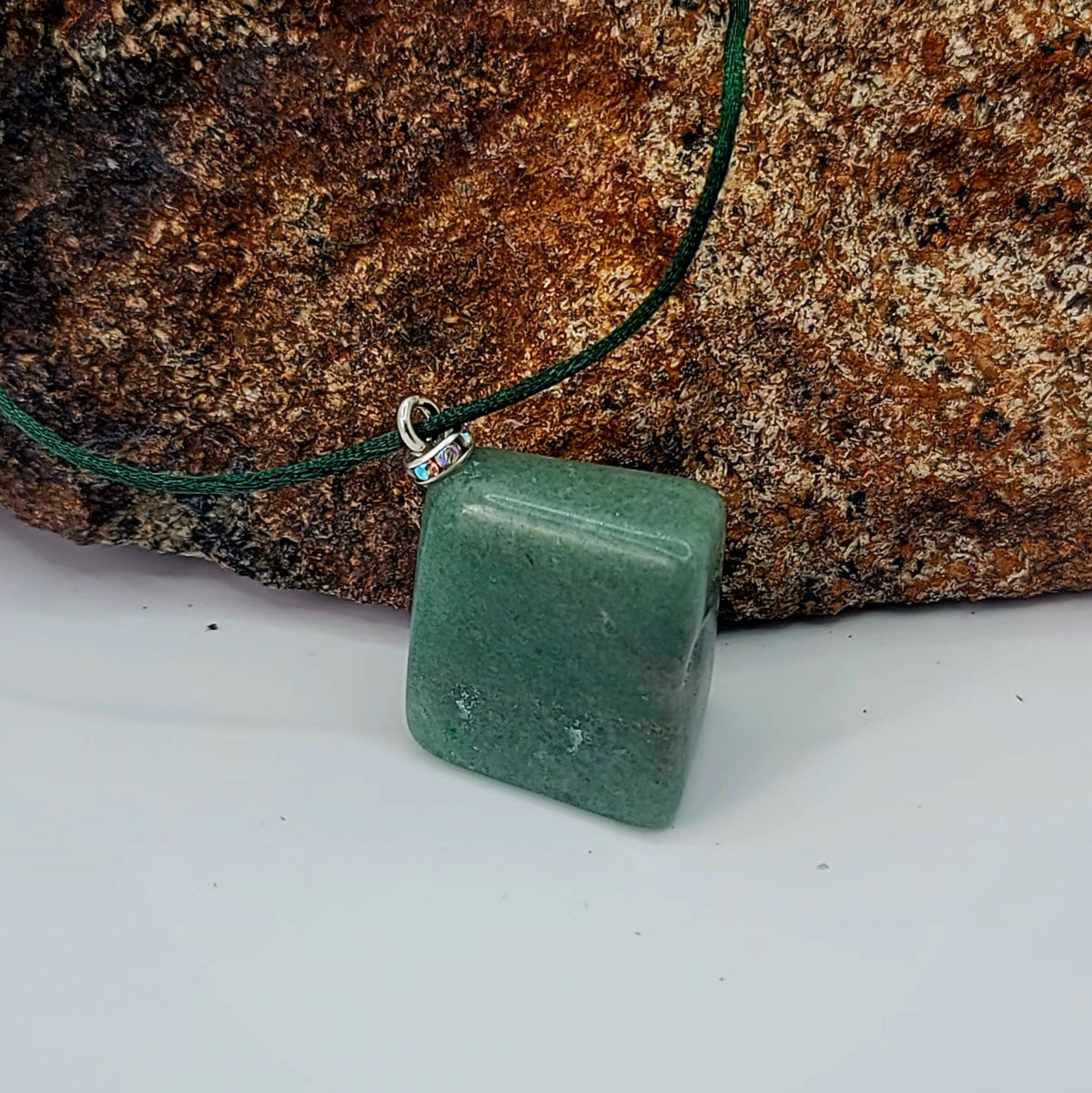 This Green Aventurine gemstone pendant is sure to delight with its features.