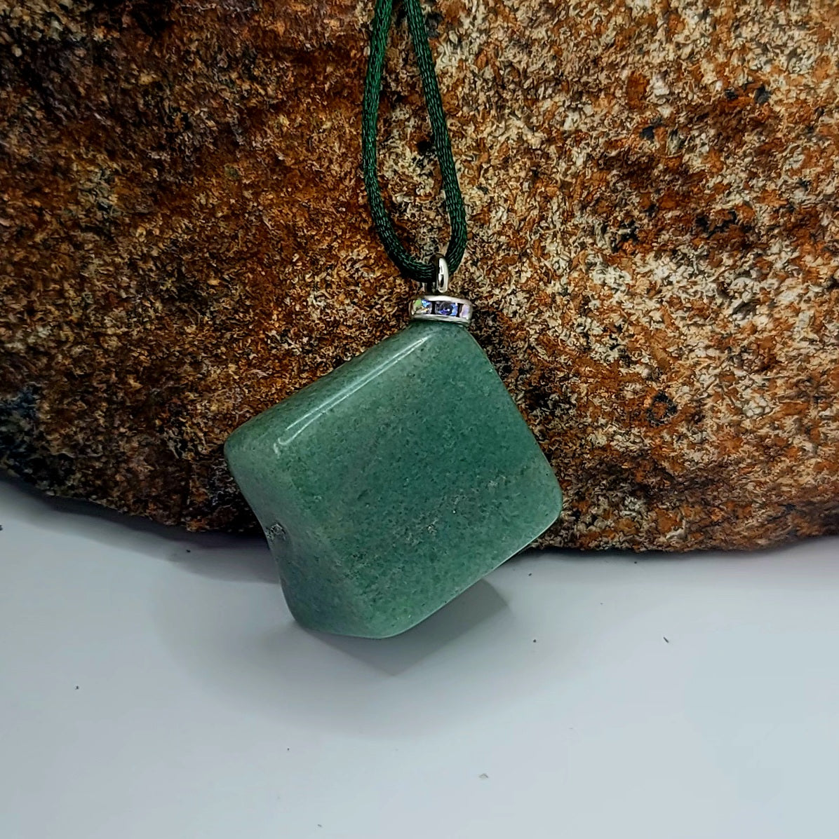 This Green Aventurine gemstone pendant is sure to delight with its features.