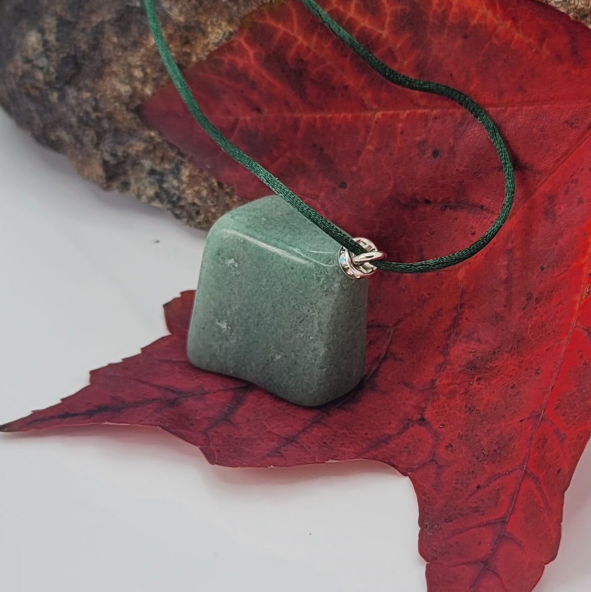 This Green Aventurine gemstone pendant is sure to delight with its features.