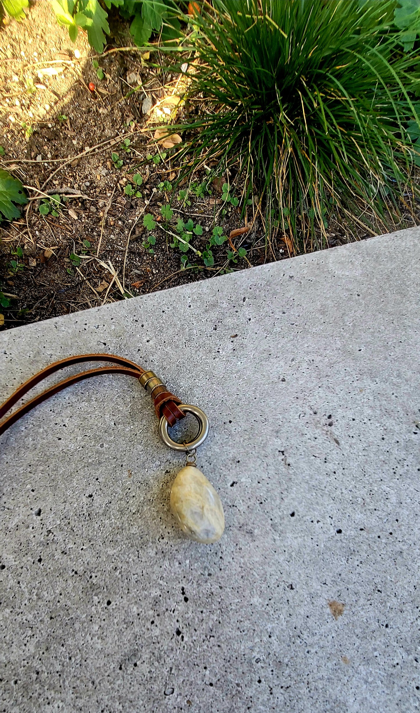 BOLD GREY & WHITE QUARTZ PENDANT.