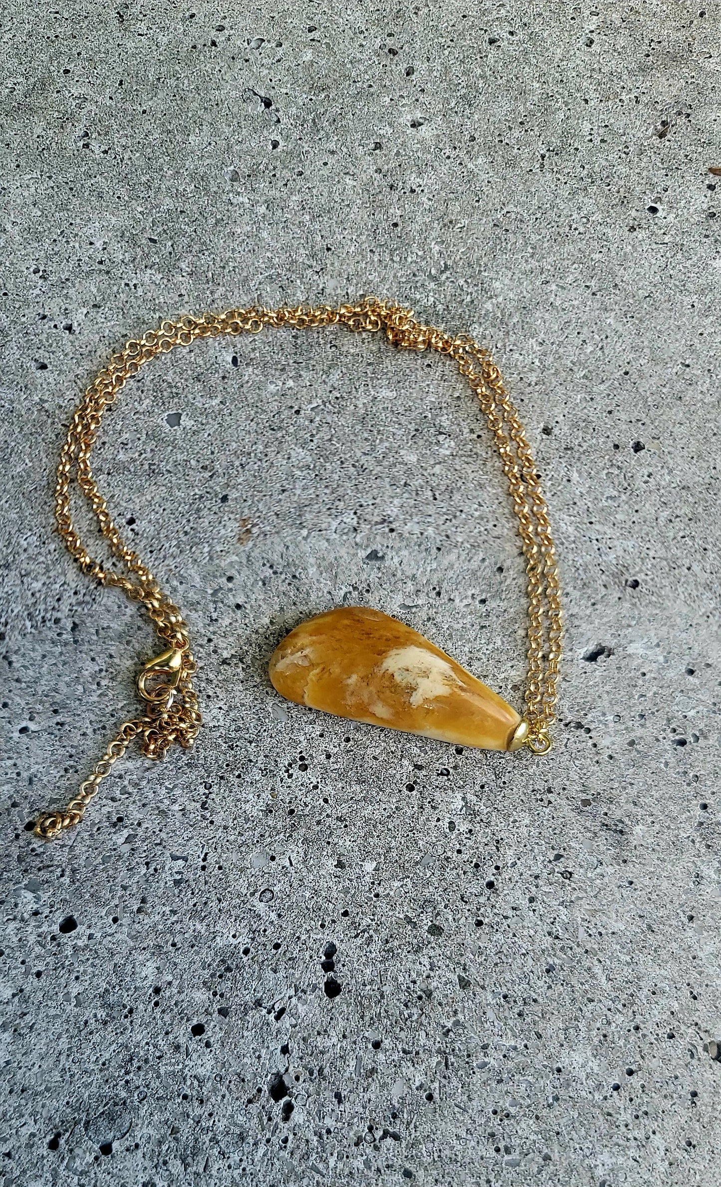 YELLOW AND WHITE CALCITE PENDANT