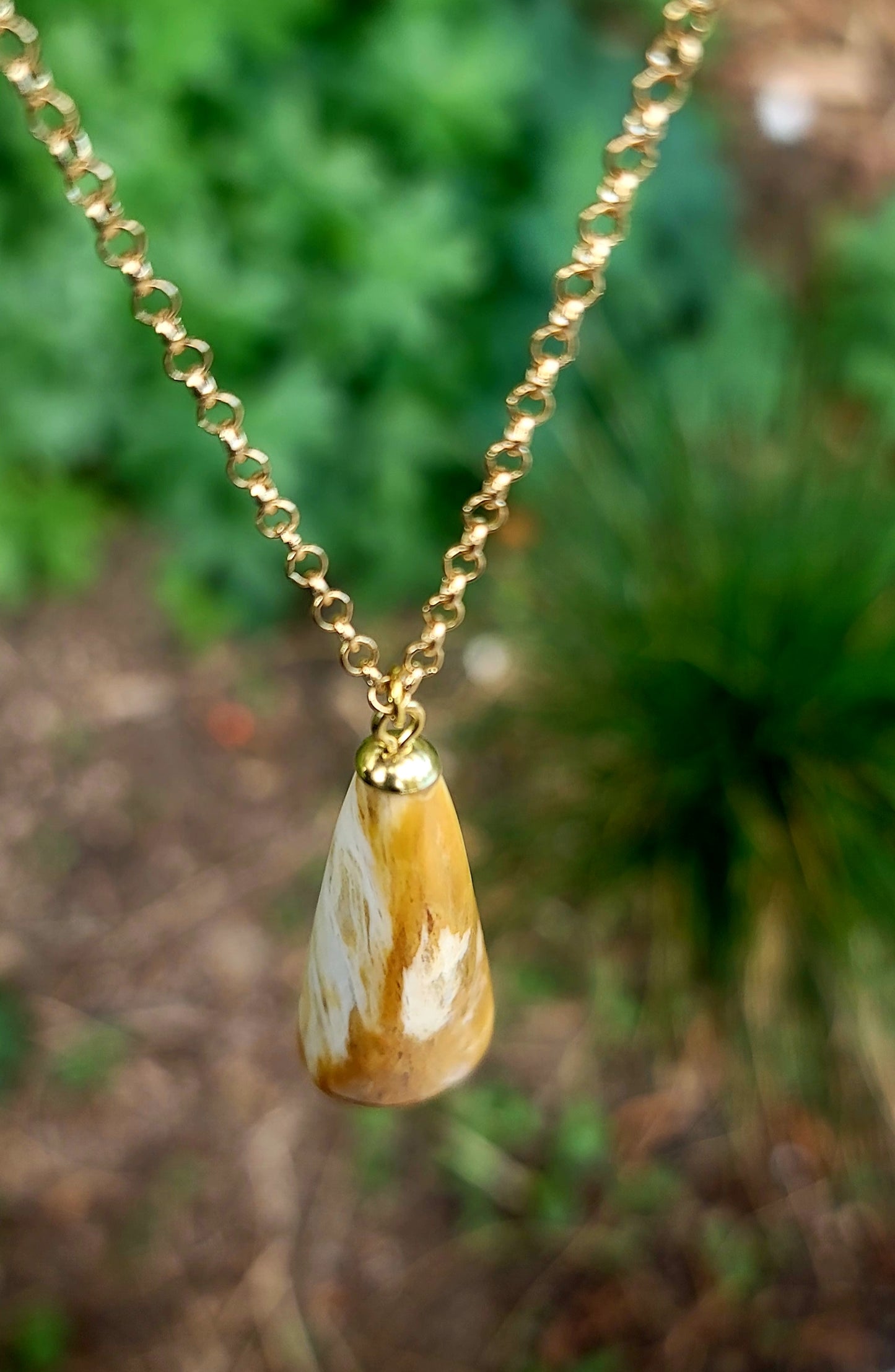 YELLOW AND WHITE CALCITE PENDANT