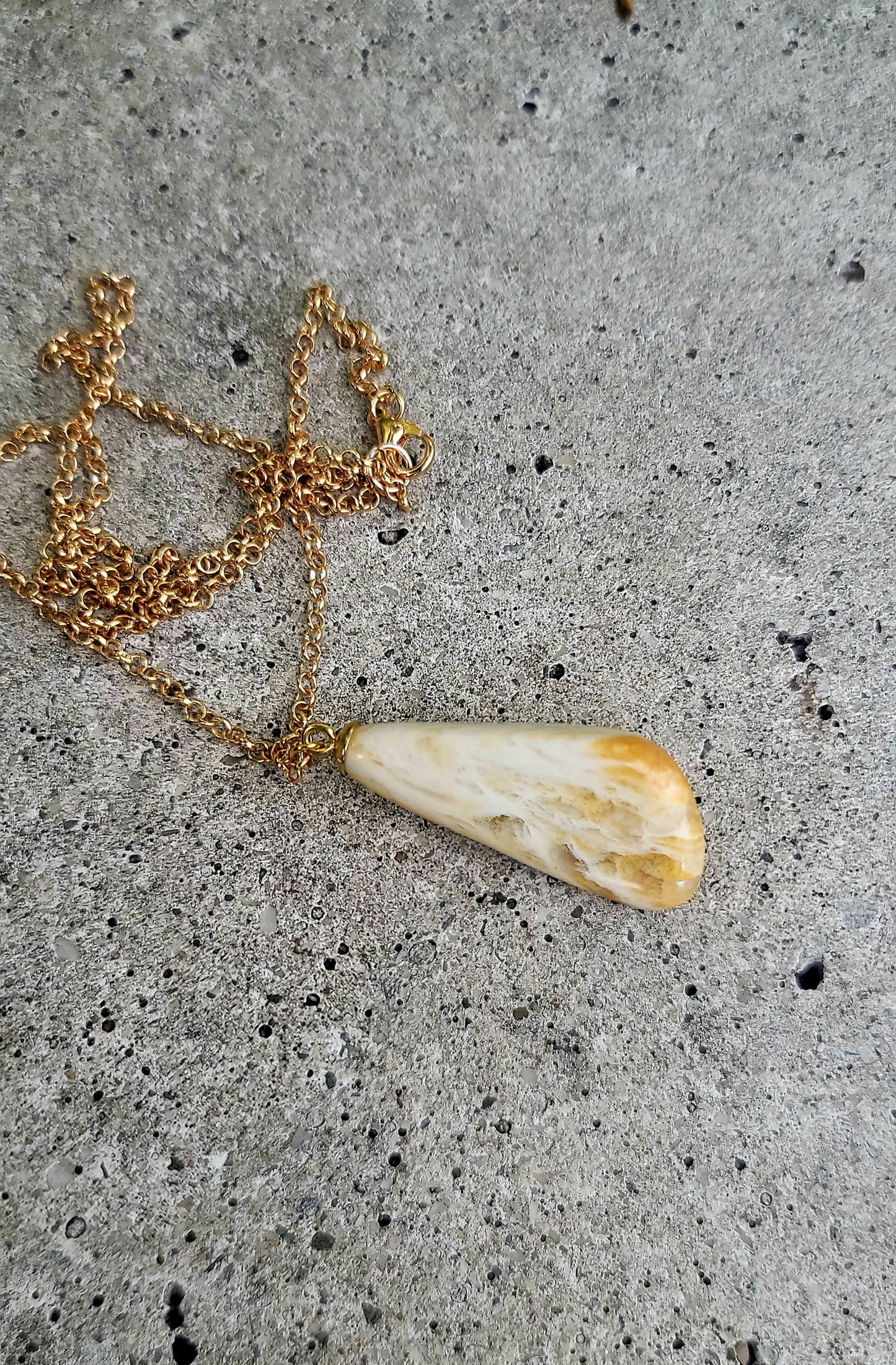 YELLOW AND WHITE CALCITE PENDANT