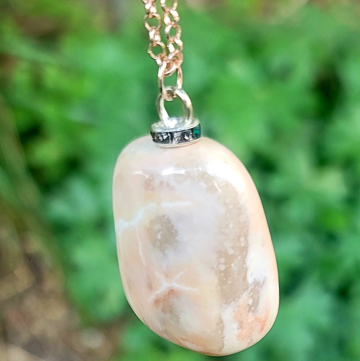 THIS BOLD, BLUSH, WHITE & CLEAR QUARTZ PENDANT HAS A VERY INTRIGUING APPEARANCE!