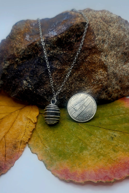 SIMPLY BEAUTIFUL BLACK AGATE NECKLACE IN SPIRAL CAGE