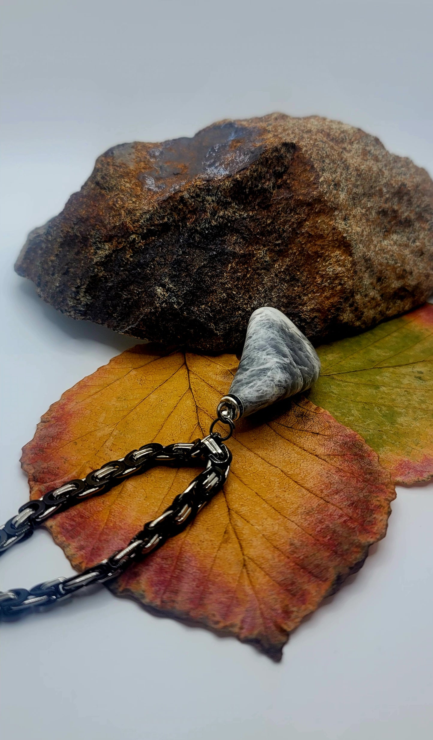 BIG AND BOLD MOONSTONE PENDANT.