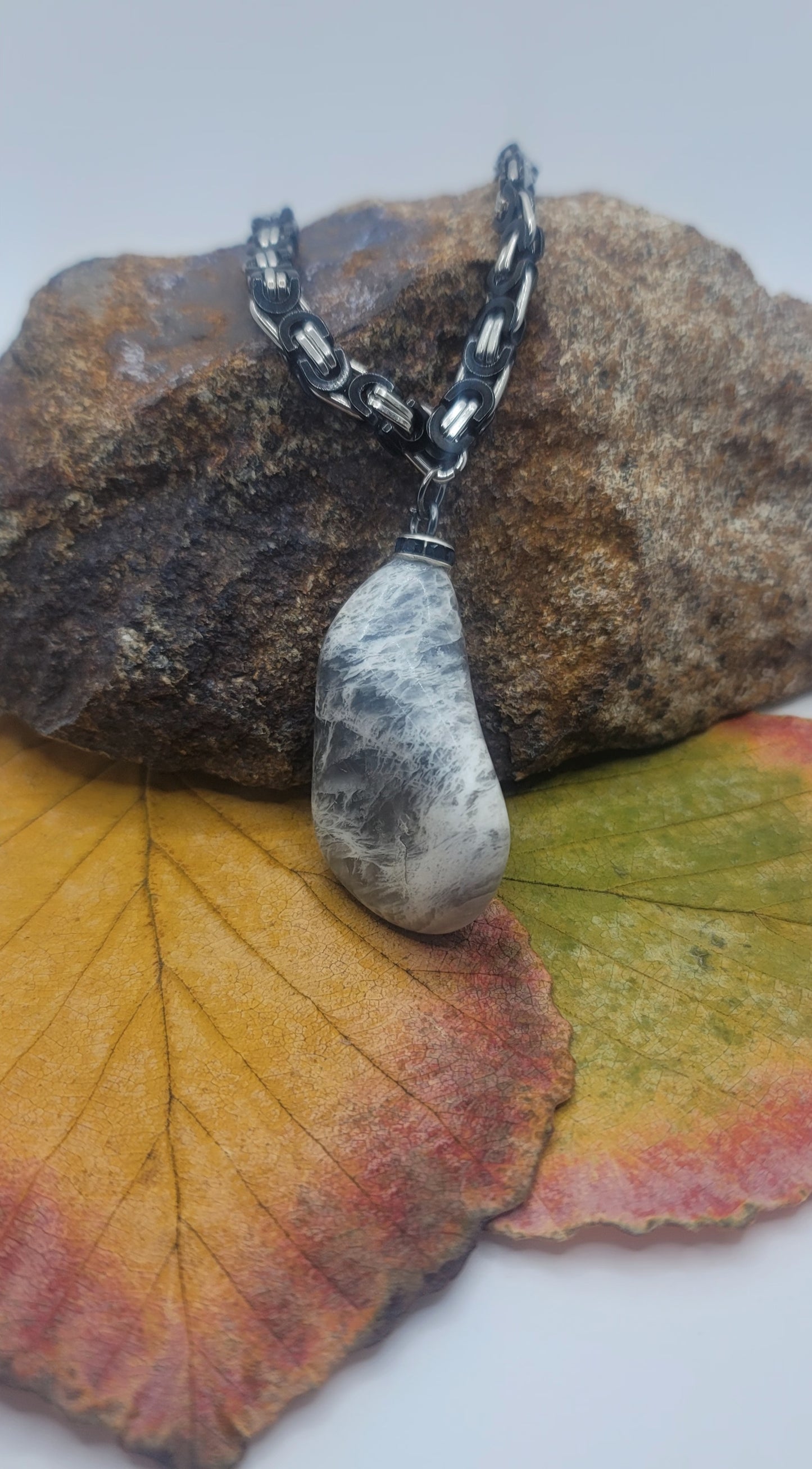 BIG AND BOLD MOONSTONE PENDANT.