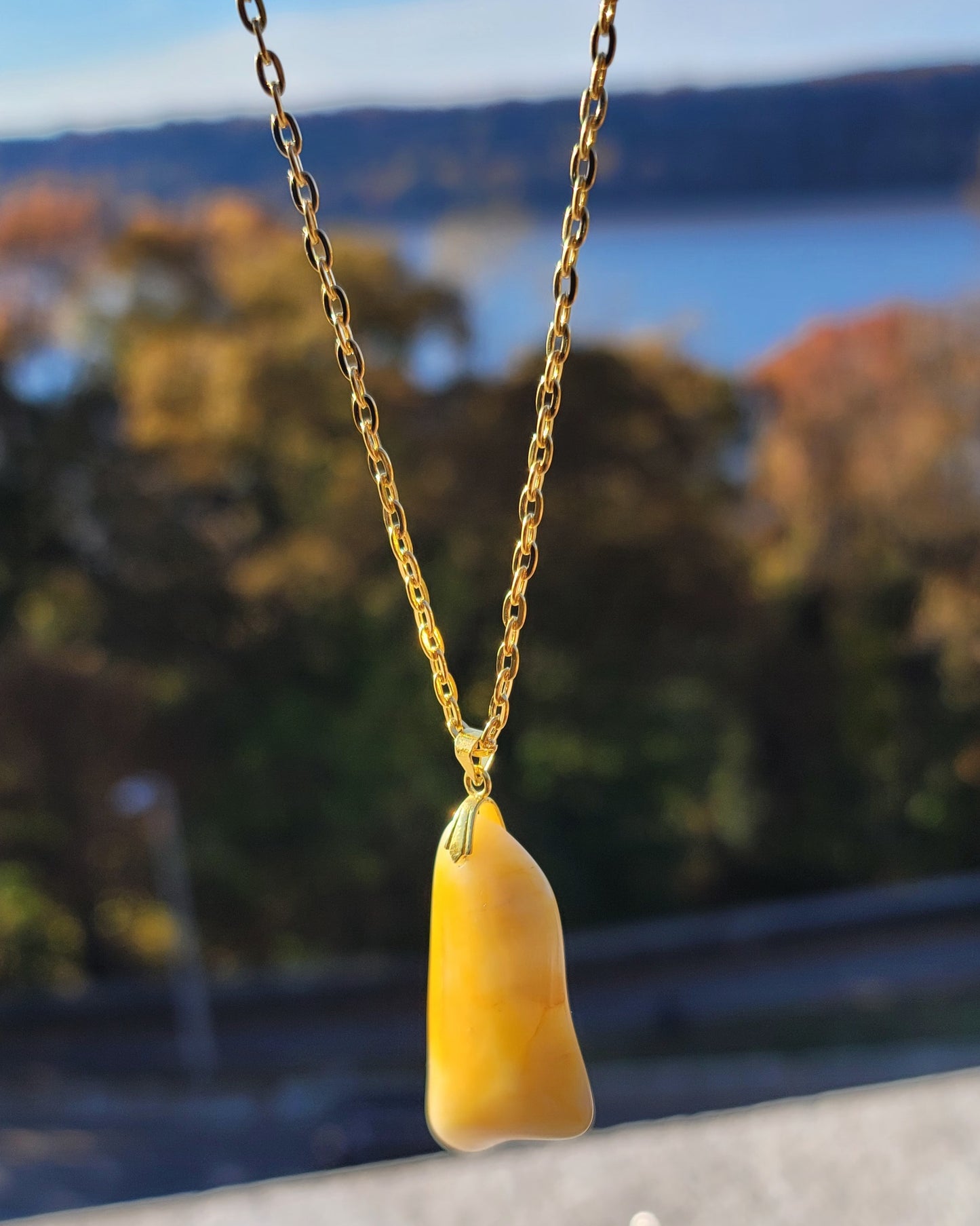 AMAZING YELLOW CALCITE PENDANT NECKLACE.