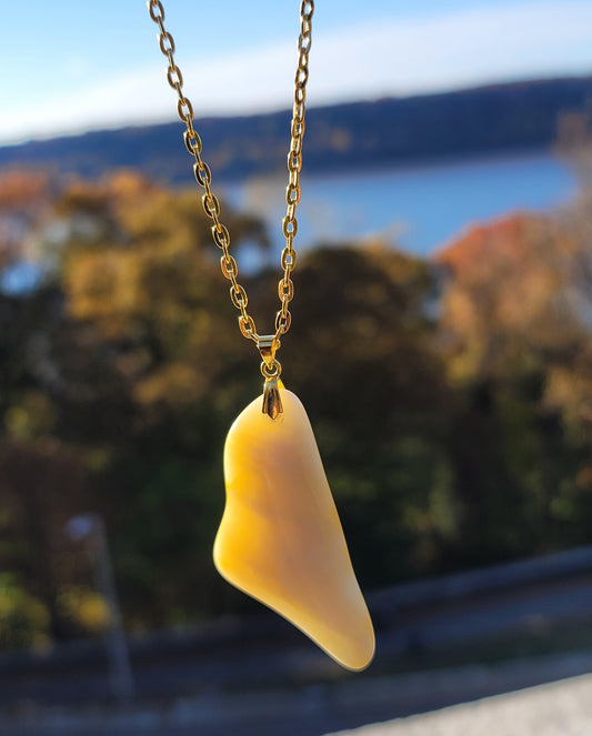 AMAZING YELLOW CALCITE PENDANT NECKLACE.