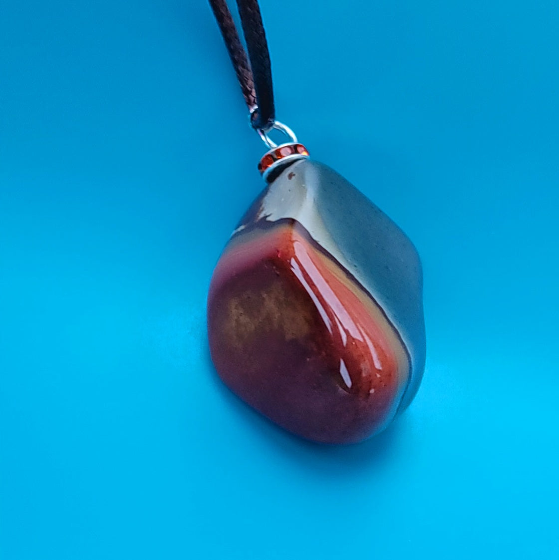 BEAUTIFUL DESERT JASPER PENDANT With Beautifull and intricate Color Pattern!