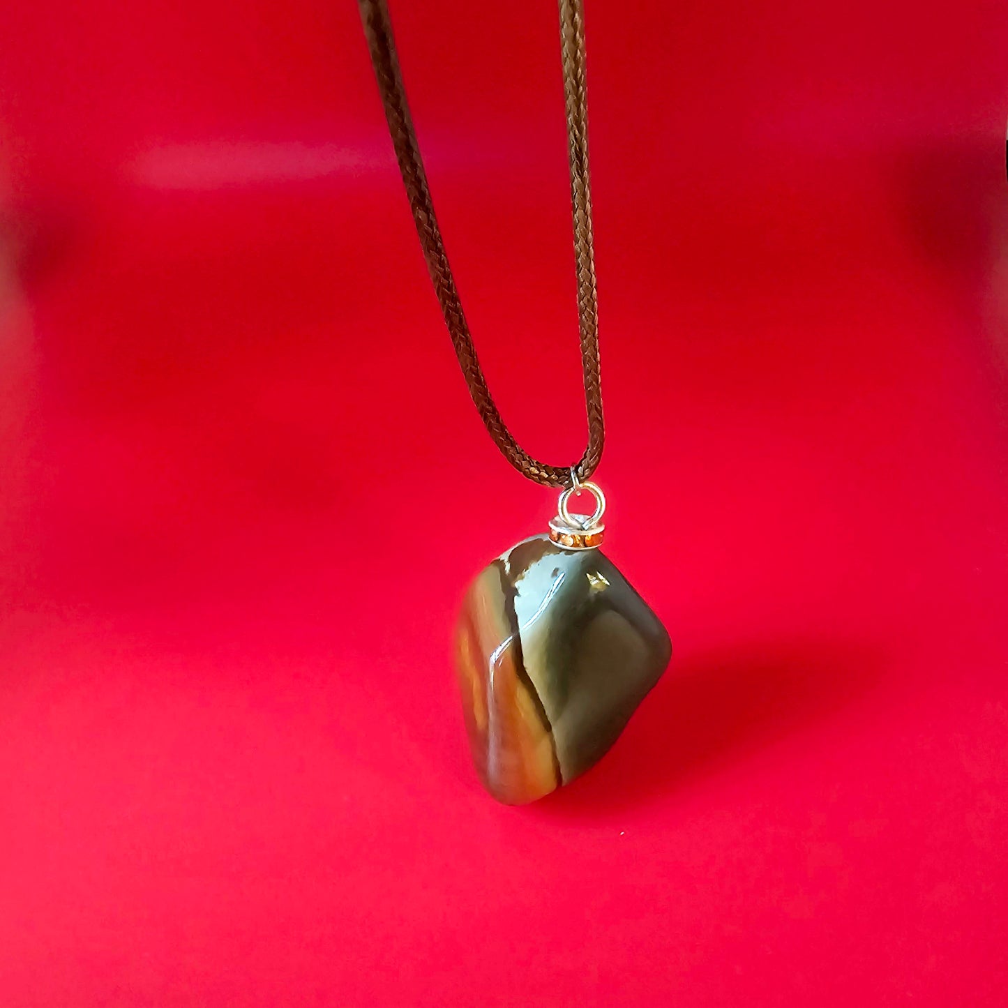 BEAUTIFUL DESERT JASPER PENDANT With Beautifull and intricate Color Pattern!