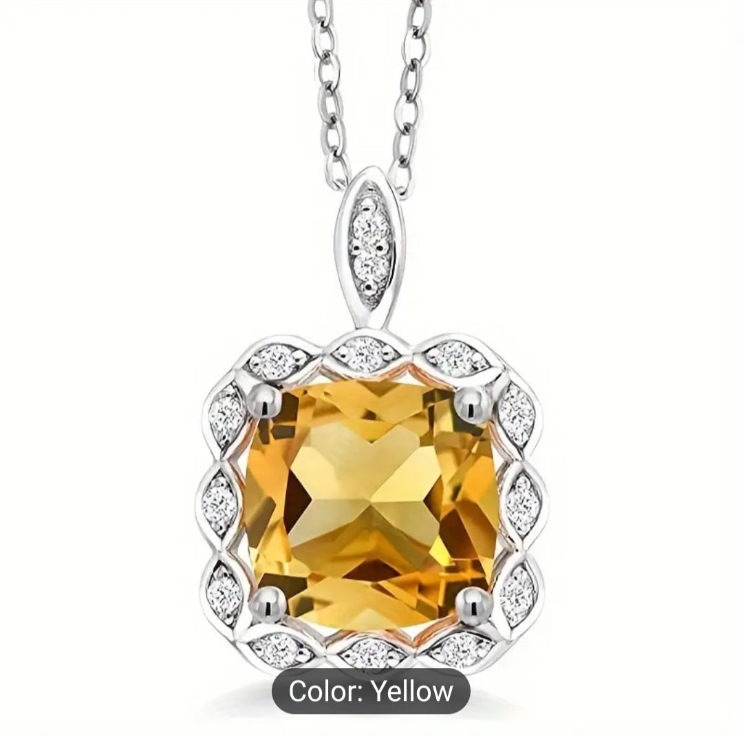 AMAZINGLY ELEGANT YELLOW GEMSTONE PENDANT NECKLACE.