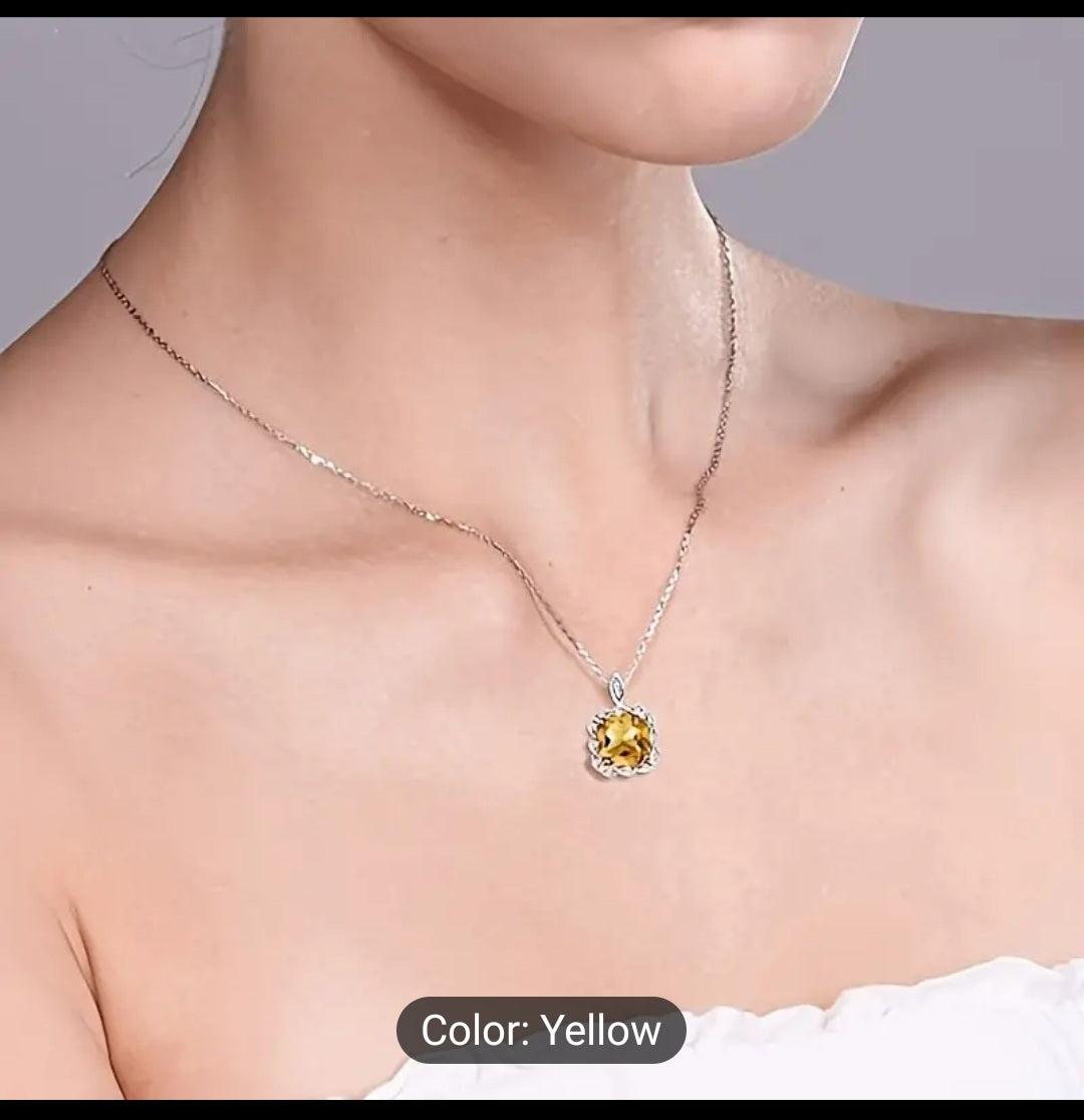 AMAZINGLY ELEGANT YELLOW GEMSTONE PENDANT NECKLACE.