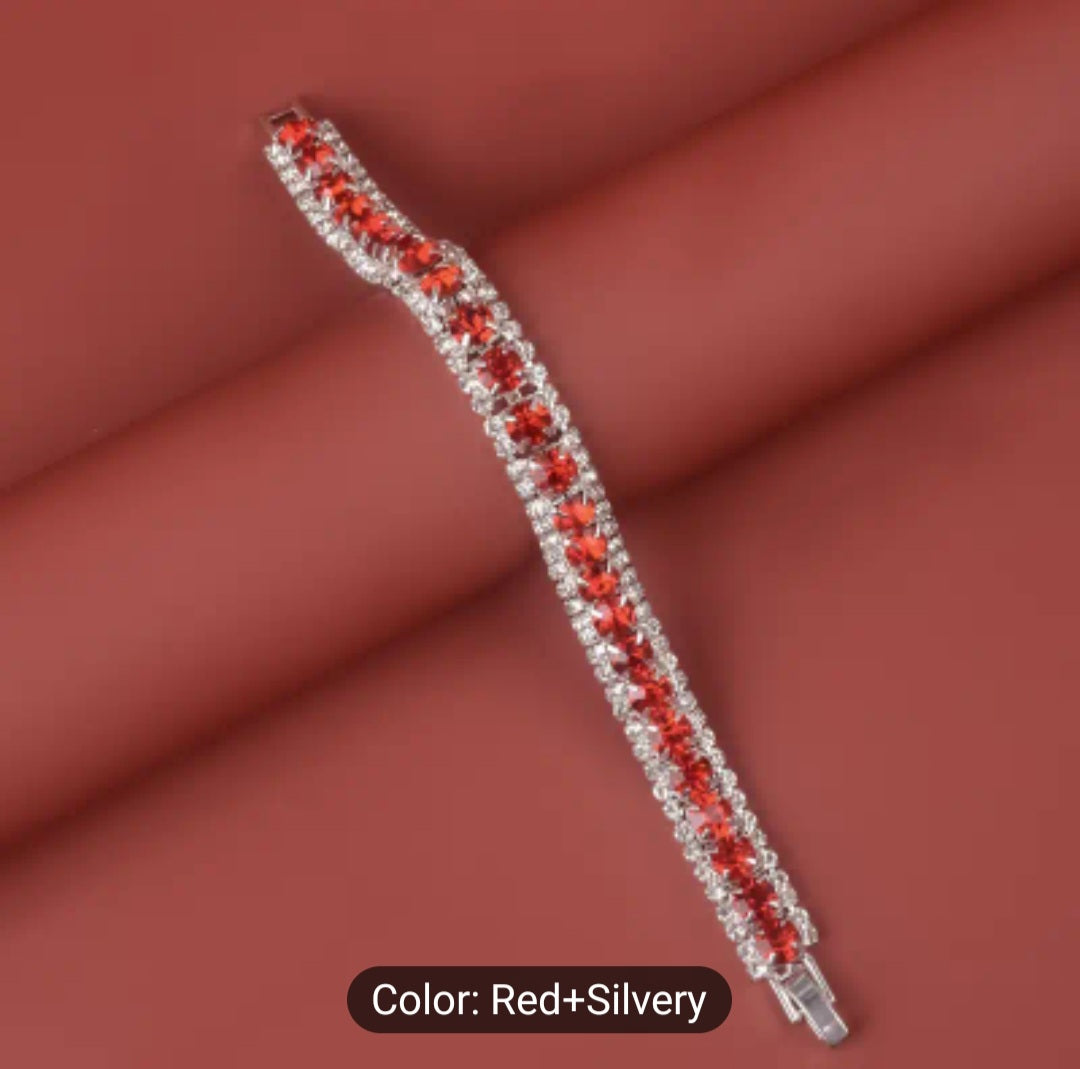 Classic beaded bracelet with a decidedly luxurious feel. It features a unique design that's guaranteed to stand out and get noticed. This comes in a variety of colors.