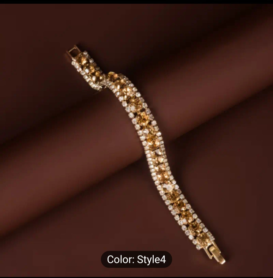 Classic beaded bracelet with a decidedly luxurious feel. It features a unique design that's guaranteed to stand out and get noticed. This comes in a variety of colors.