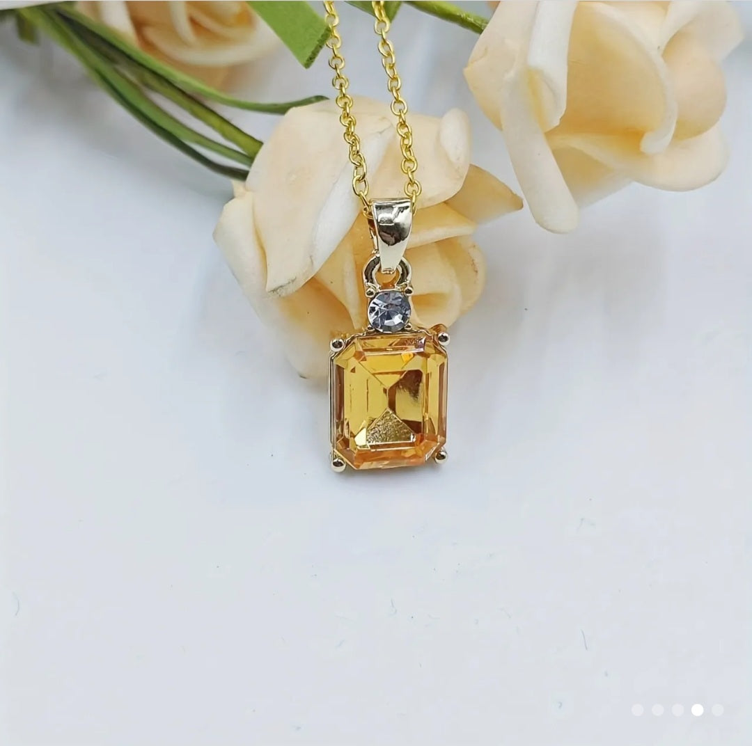 YELLOW ZIRCON CLAVICLE CHAIN NECKLACE