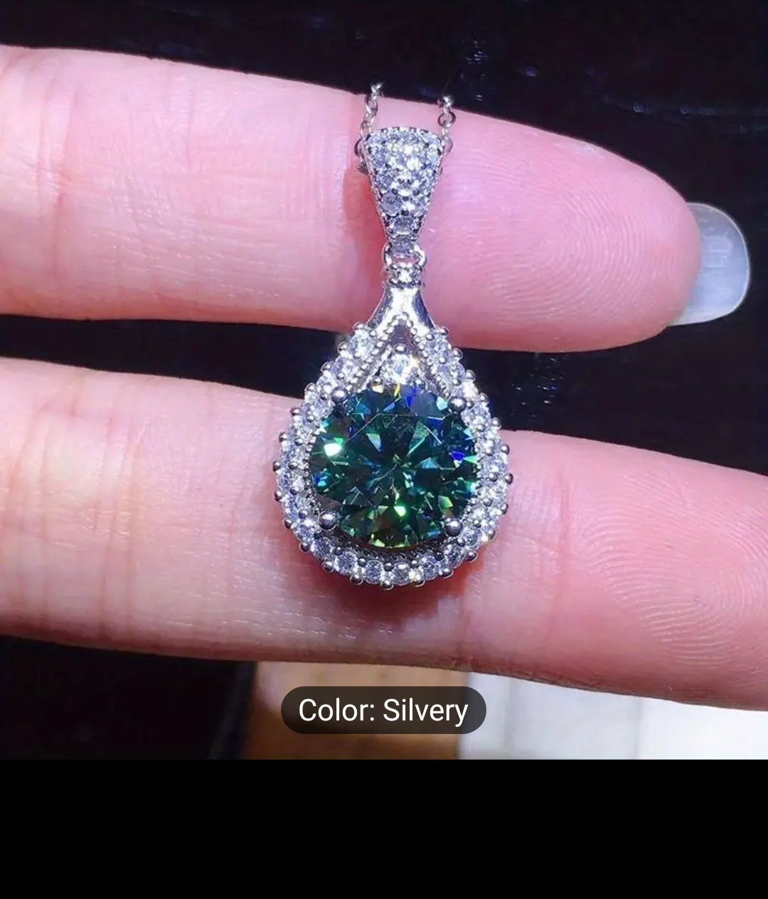 BOLD ELEGANT ROUND-CUT EMERALD NECKLACE.