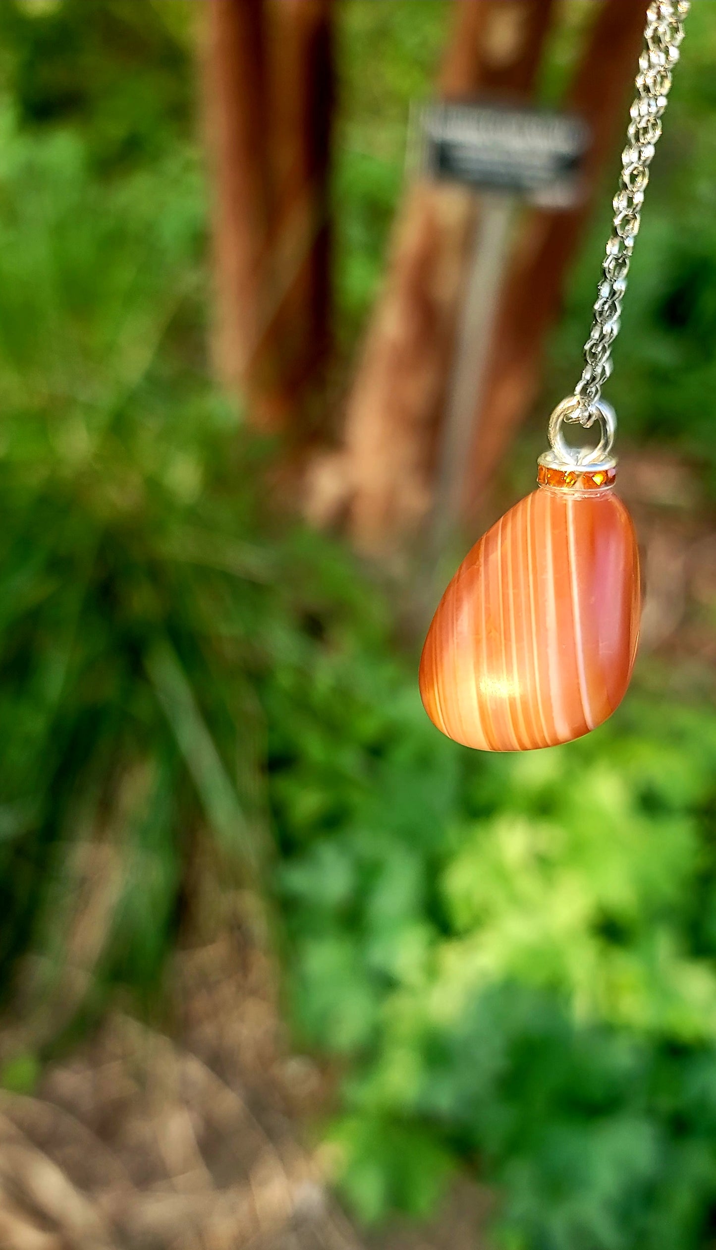 VIBRANT CARNELIAN AGATE PENDANT