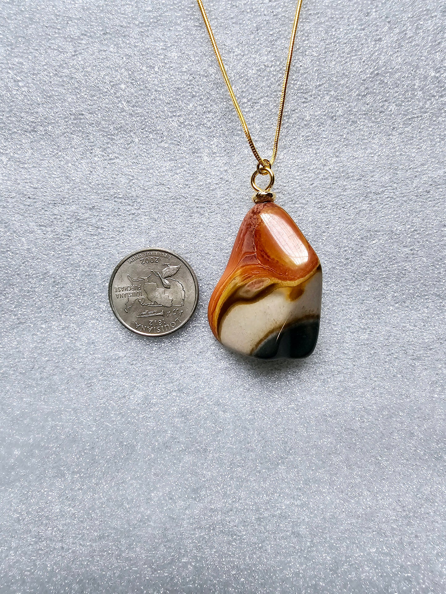 A STUNNING DESERT JASPER PENDANT