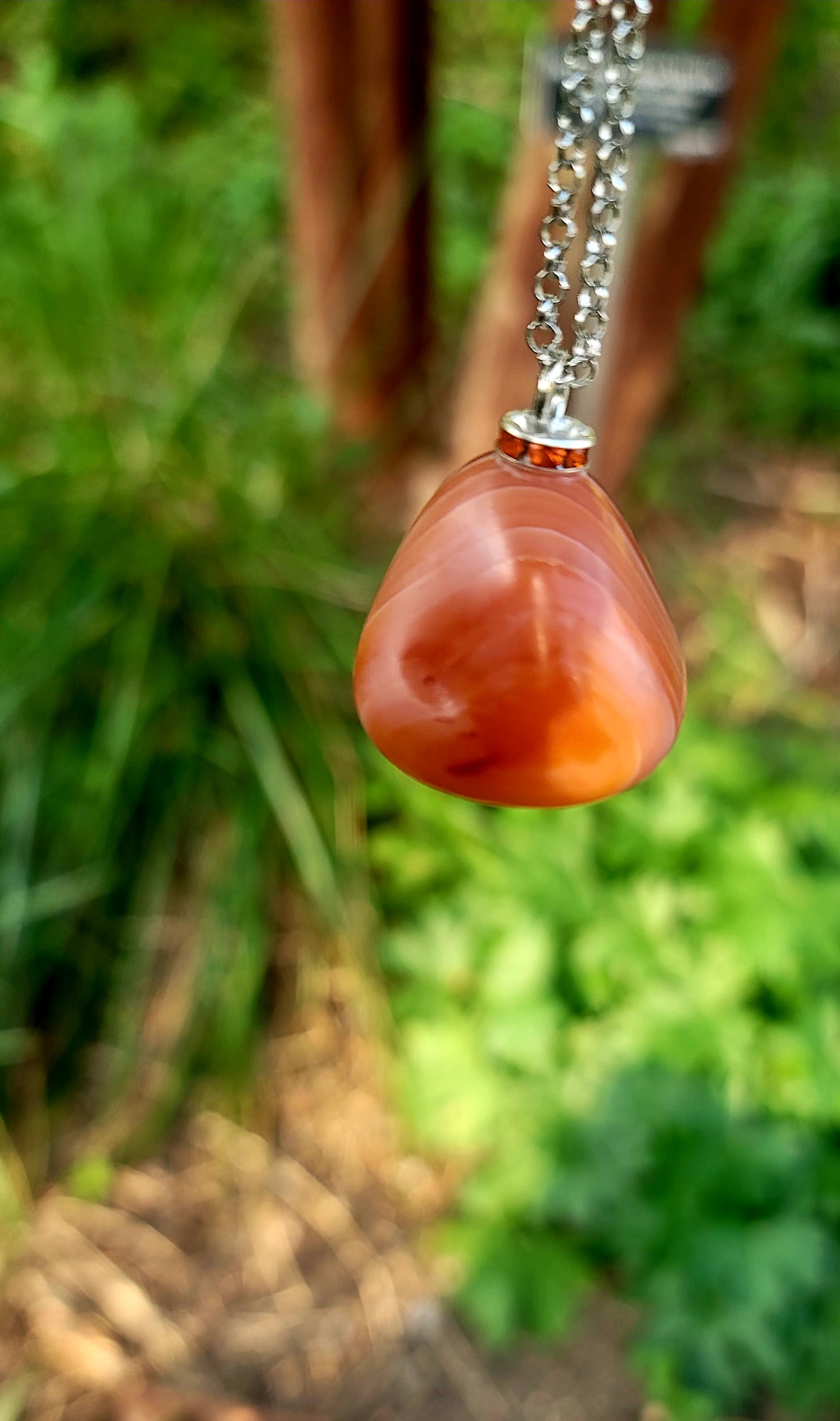 VIBRANT CARNELIAN AGATE PENDANT