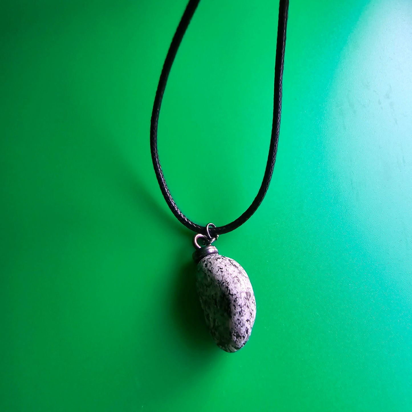 BLACK & WHITE DIORITE PENDANT