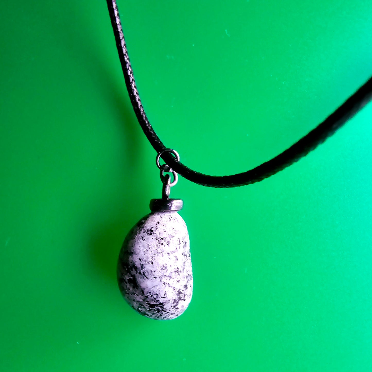 BLACK & WHITE DIORITE PENDANT