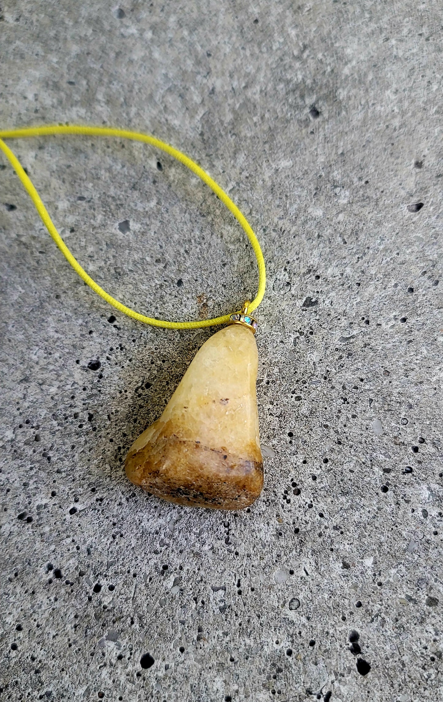 Yellow calcite pendant