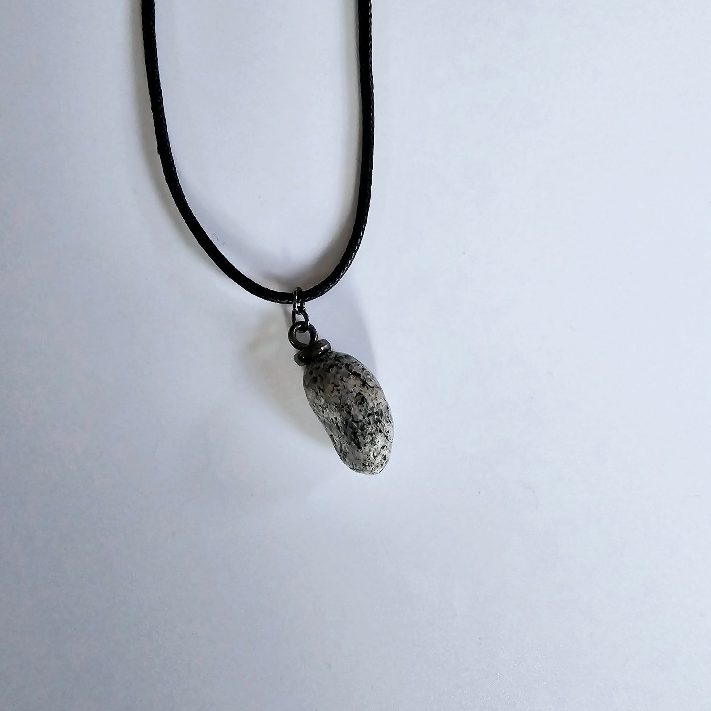 BLACK & WHITE DIORITE PENDANT