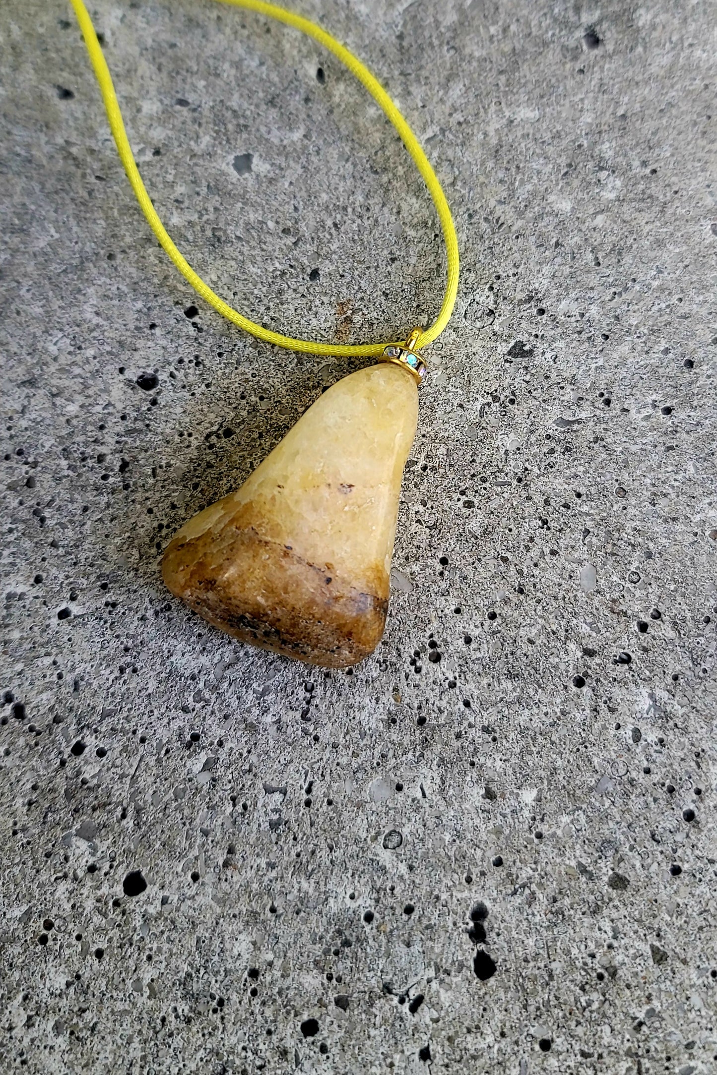 Yellow calcite pendant